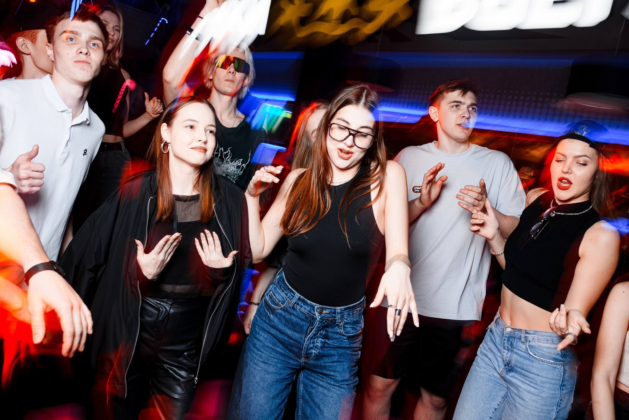 Студвесна на Волге. Диджеи. Фотограф Елена Афанасьева