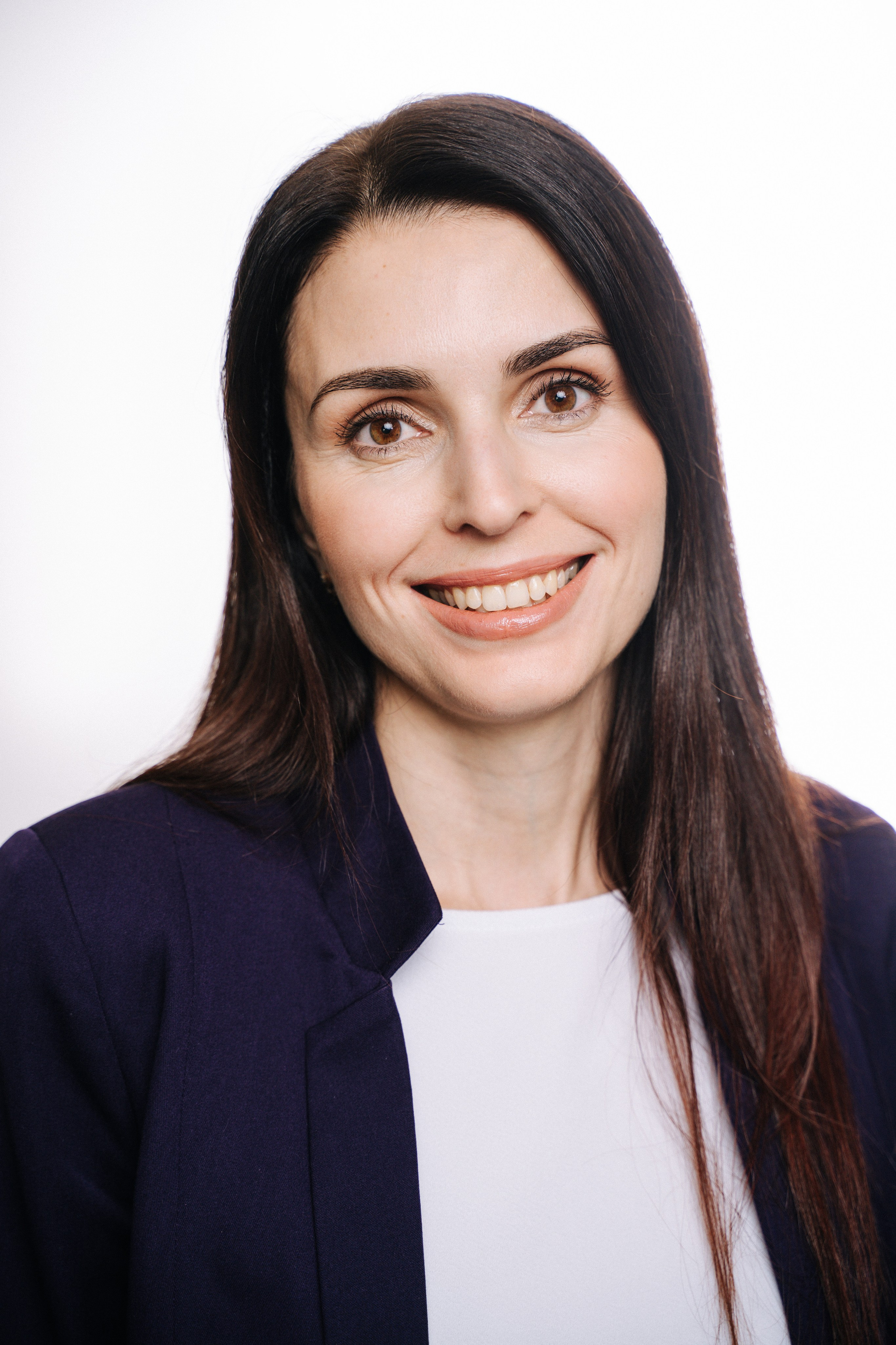 Визуальный контент для глобального сайта компании — корпоративная фотосессия в Москве.