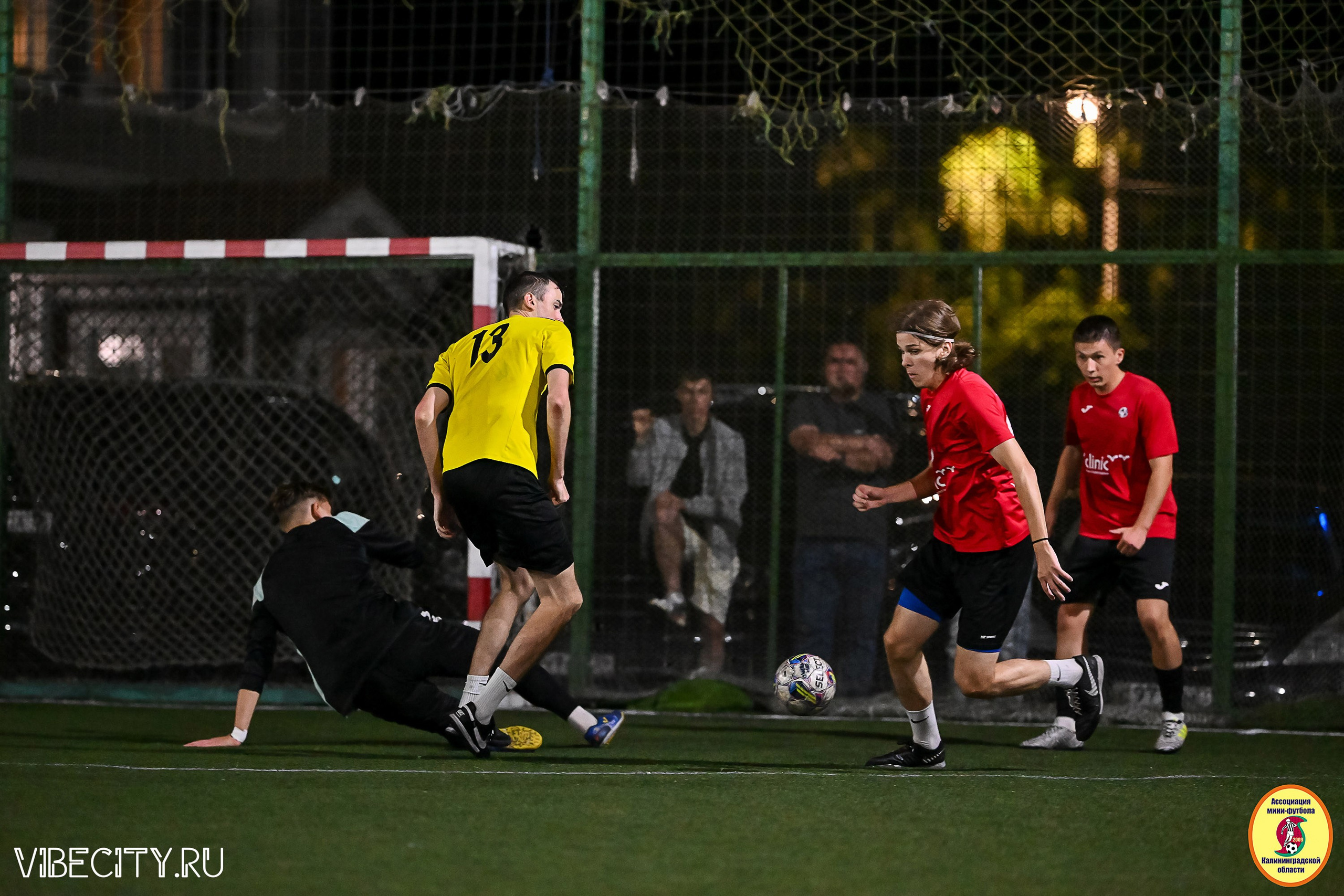 ФИНАЛЬНЫЕ ИГРЫ КУБКА МИНИ-ФУТБОЛЬНОЙ ЛИГИ И КУБКА КОРПОРАТИВНОЙ МФЛ 2025. VIBECITY.RU Вайб Сити Ру Фоторепортажи Фотоотчеты Калининград