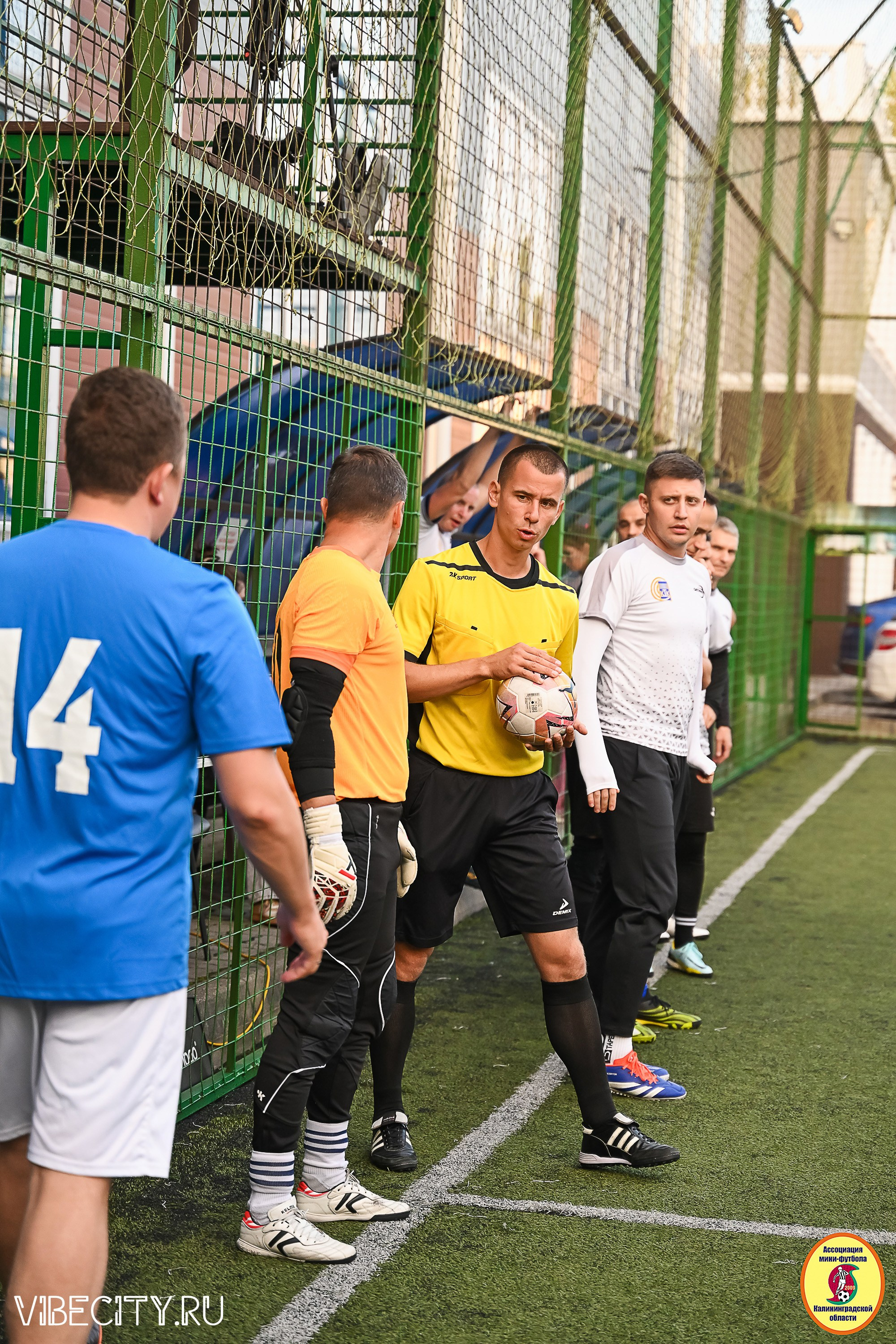ИГРЫ ПЛЕЙ-ОФФ ПЕРВОГО ДИВИЗИОНА МИНИ-ФУТБОЛЬНОЙ ЛИГИ. VIBECITY.RU Вайб Сити Ру Фоторепортажи Фотоотчеты Калининград