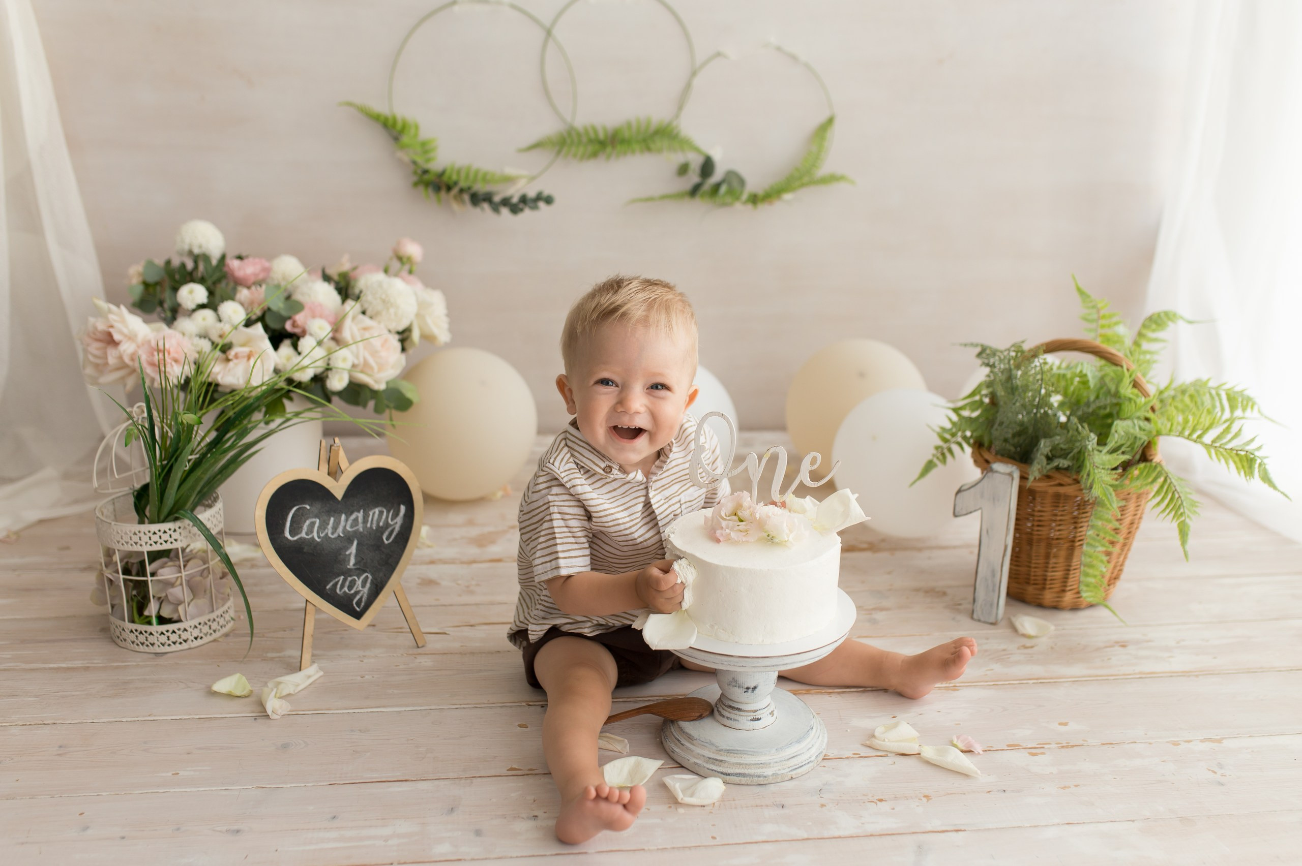 Фотосессия крушение торта в Казани. Фотограф новорождённых малышей и детский фотограф В Казани Лана Максим