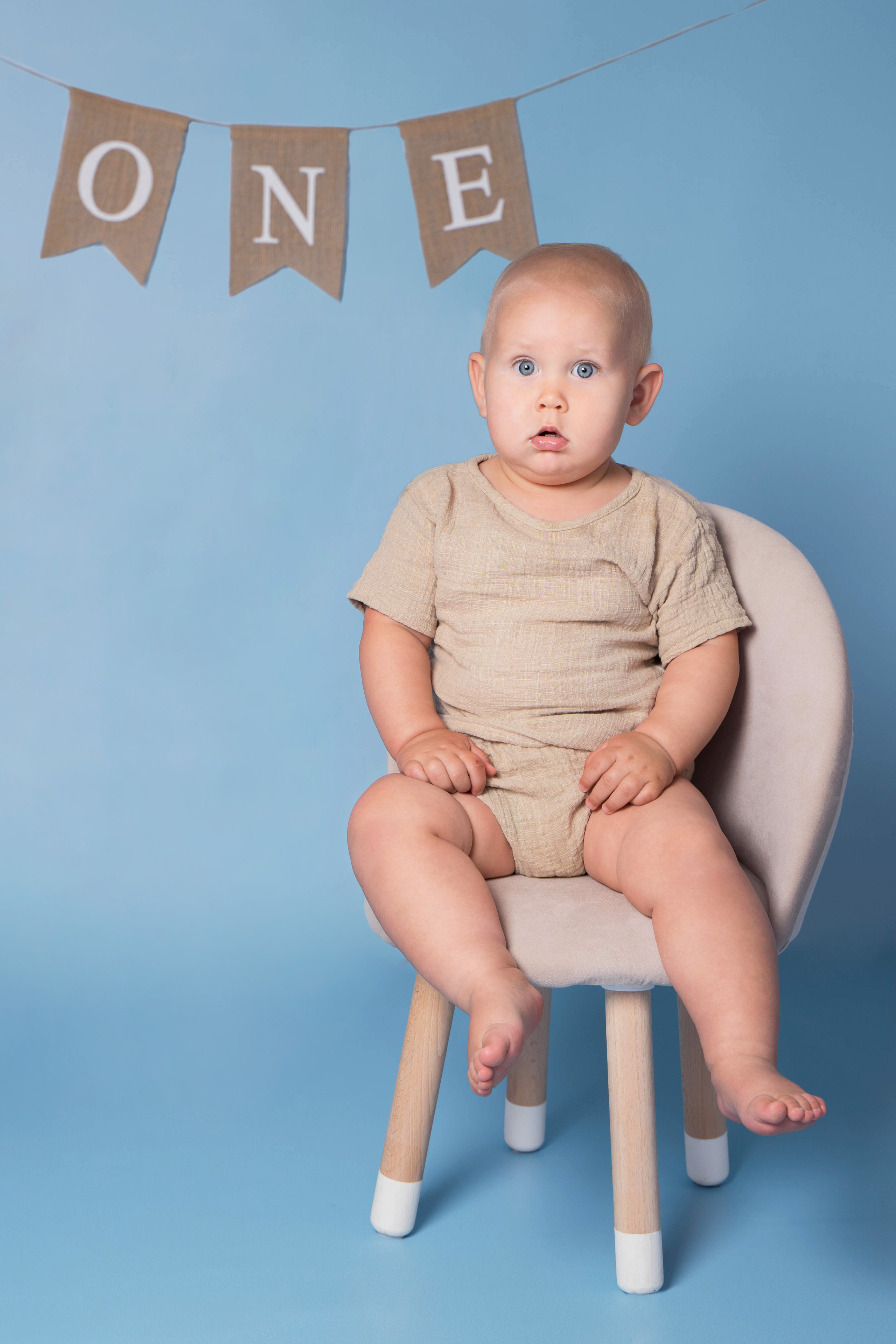 Артему годик. Студия детской фотографии