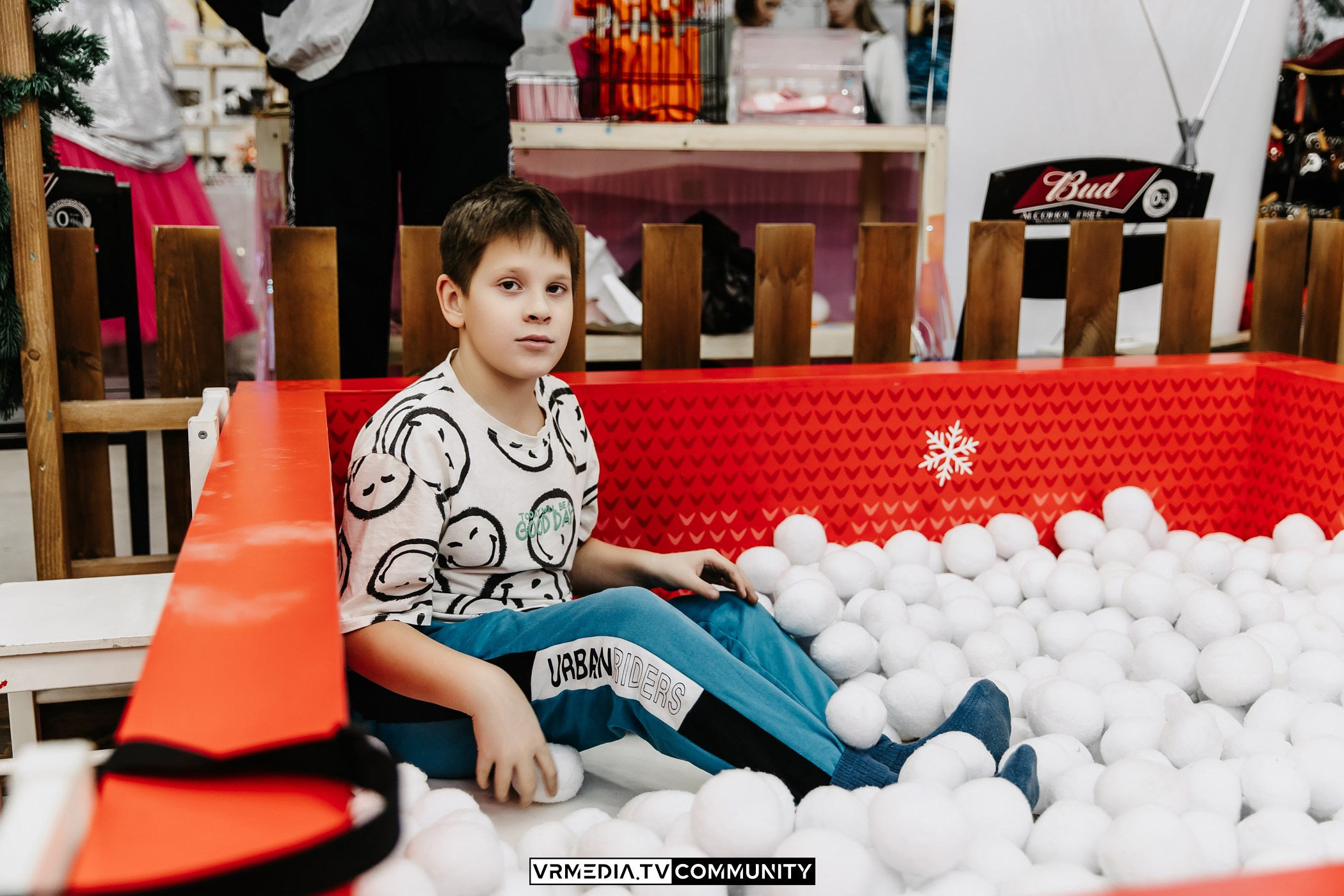 Традиционный рождественский базар и Garage Sale