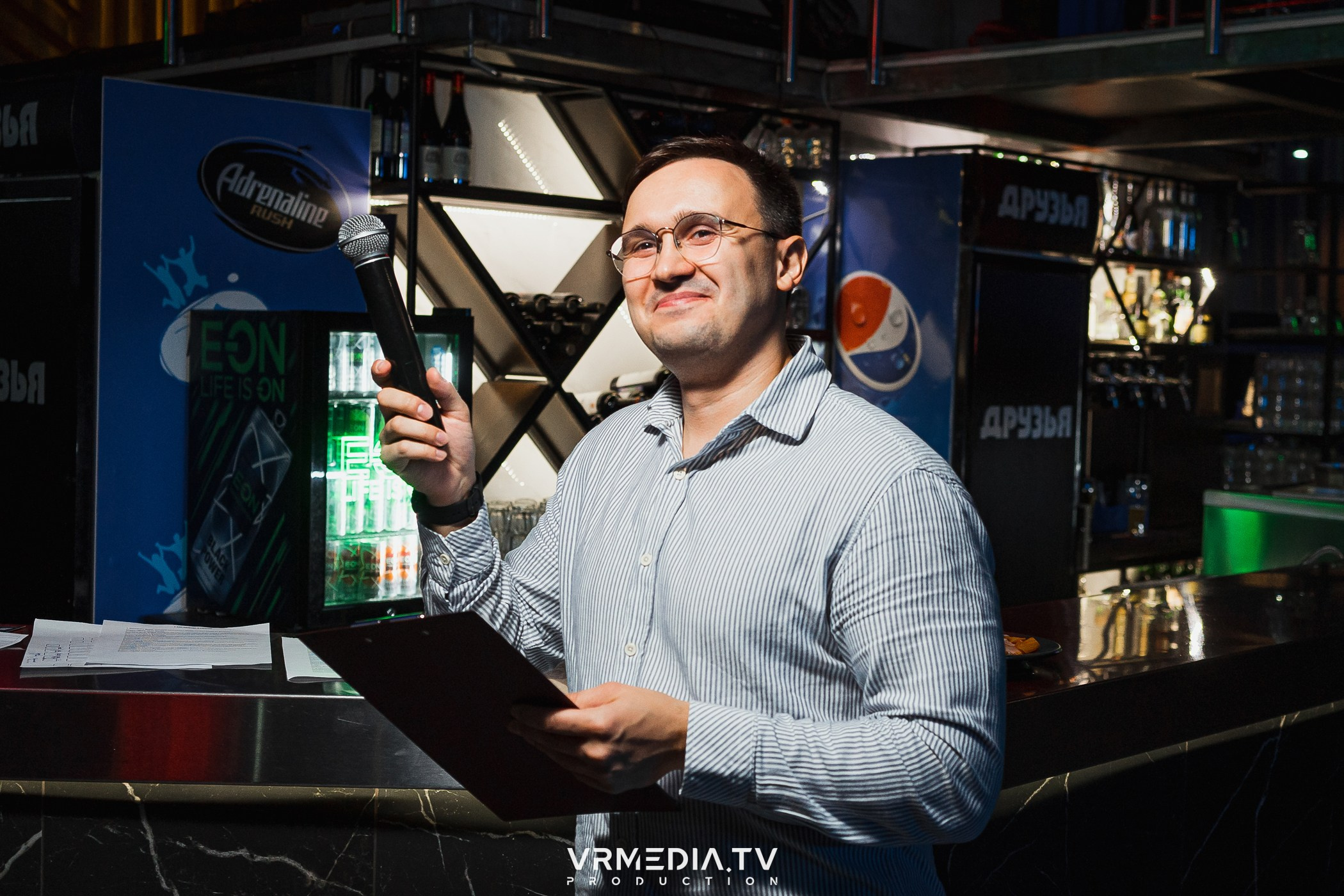 WoW QuiZ в баре «Друзья»