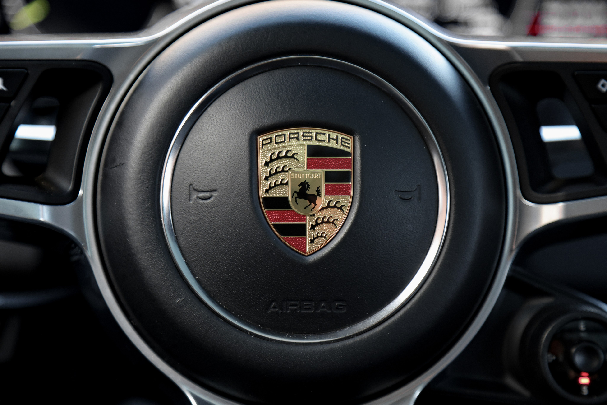 2020 Porsche Cayenne 3.0 AT. Mixturecaptures