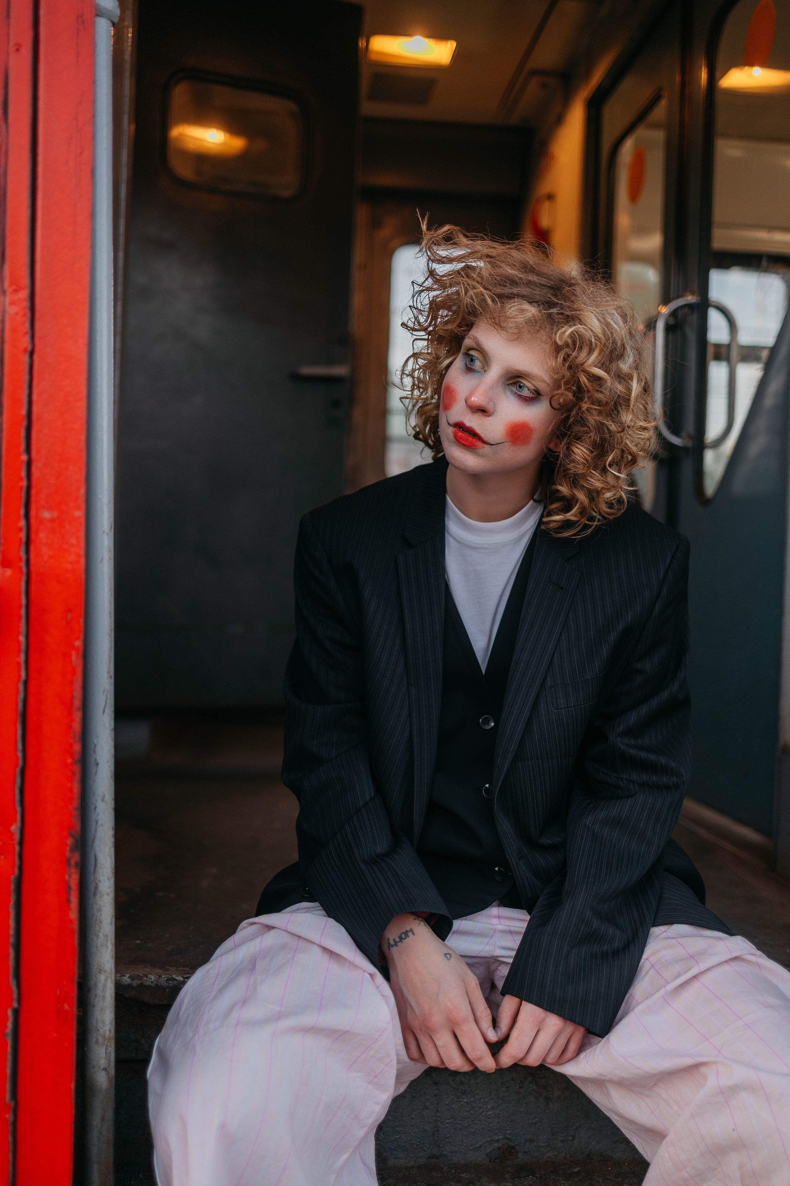 Закат на ЖД вокзале. Лиза. Фотограф в Твери Лагодная Яна