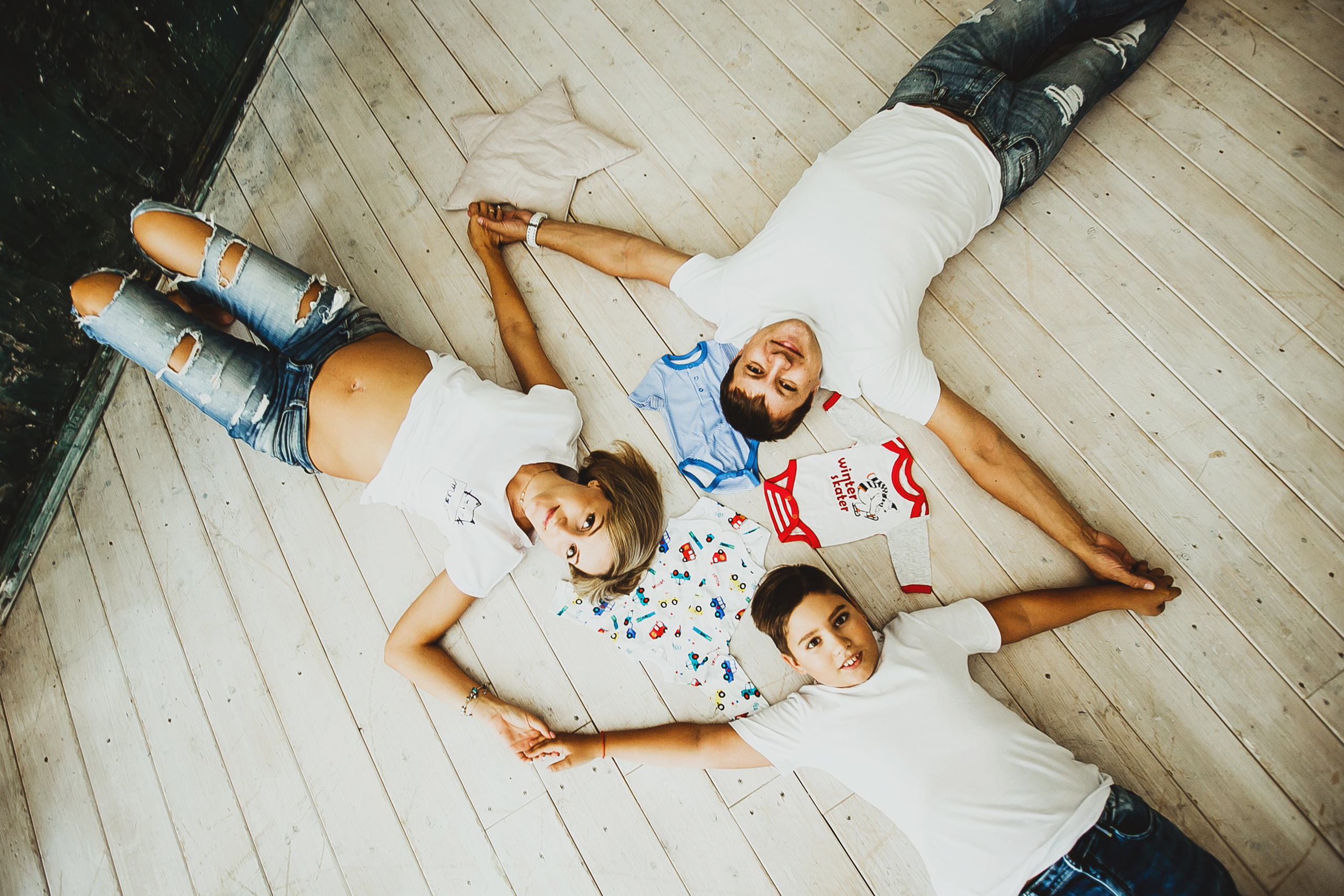 История одной семьи. В ожидании братика и сыночка. Фотограф Полина Егорова город Тюмень