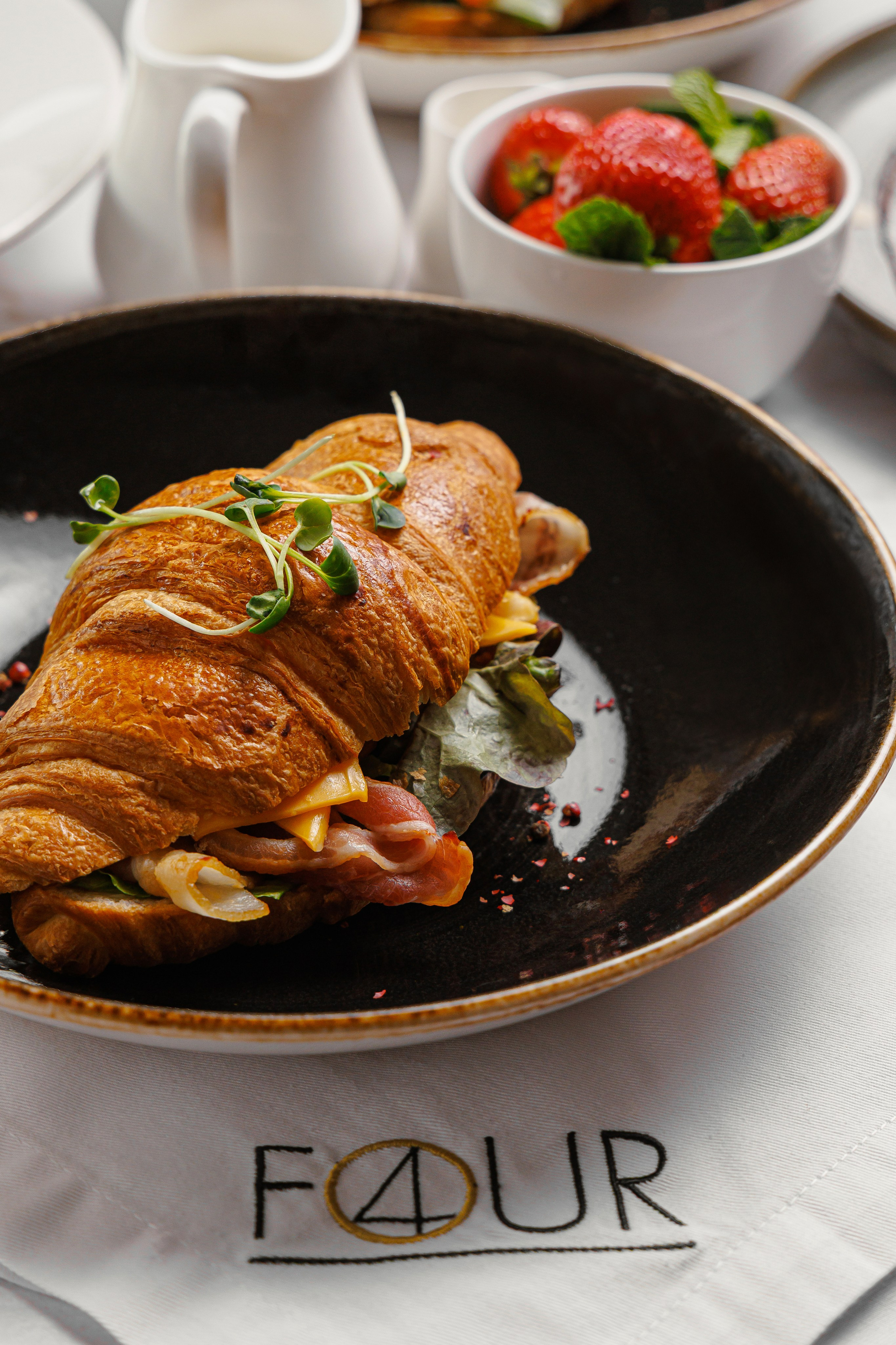 «FOUR». Фото и видео контент за одну съемку — Веретенников Егор