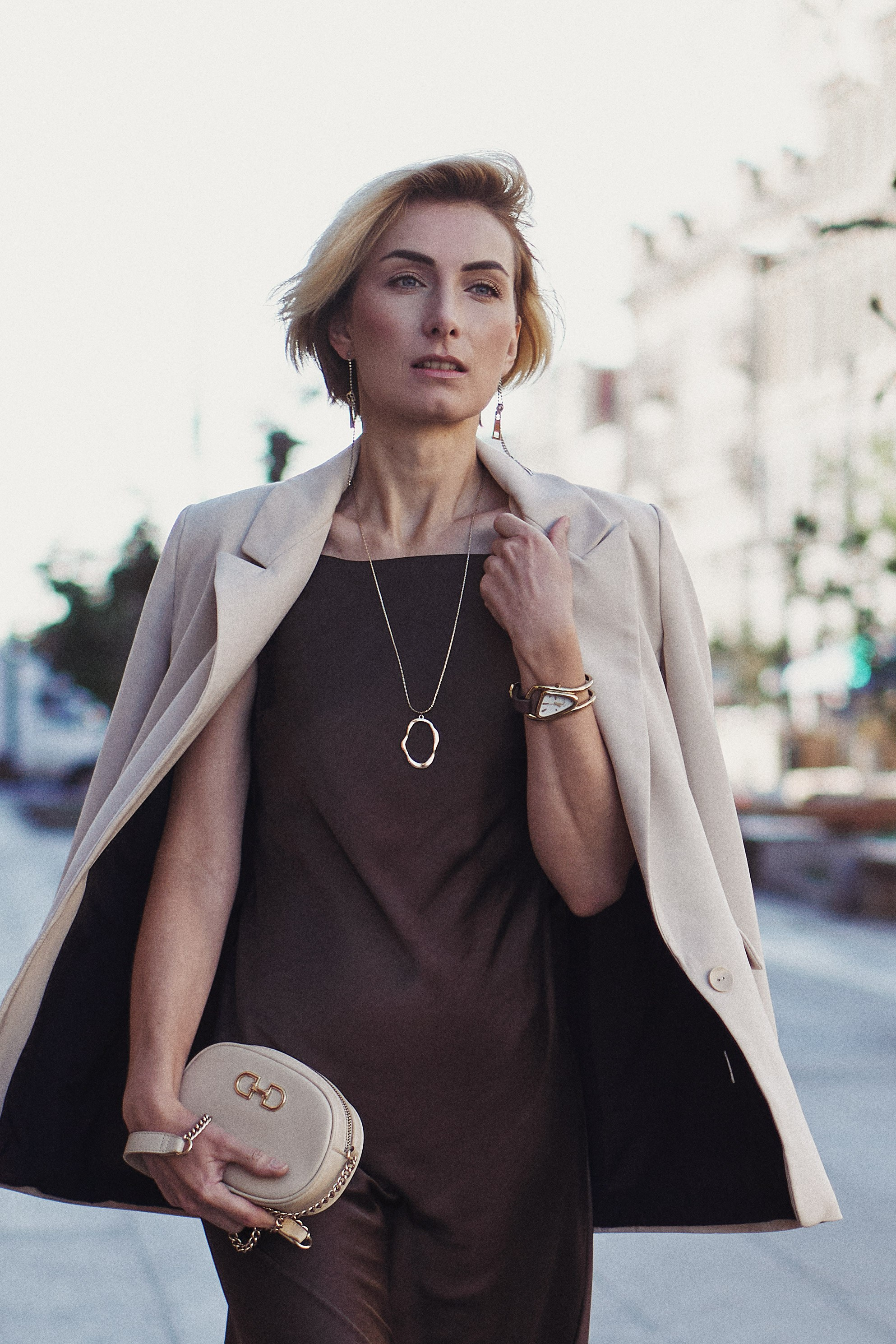 Женщина на городской улице. Фотосессия в Самаре.