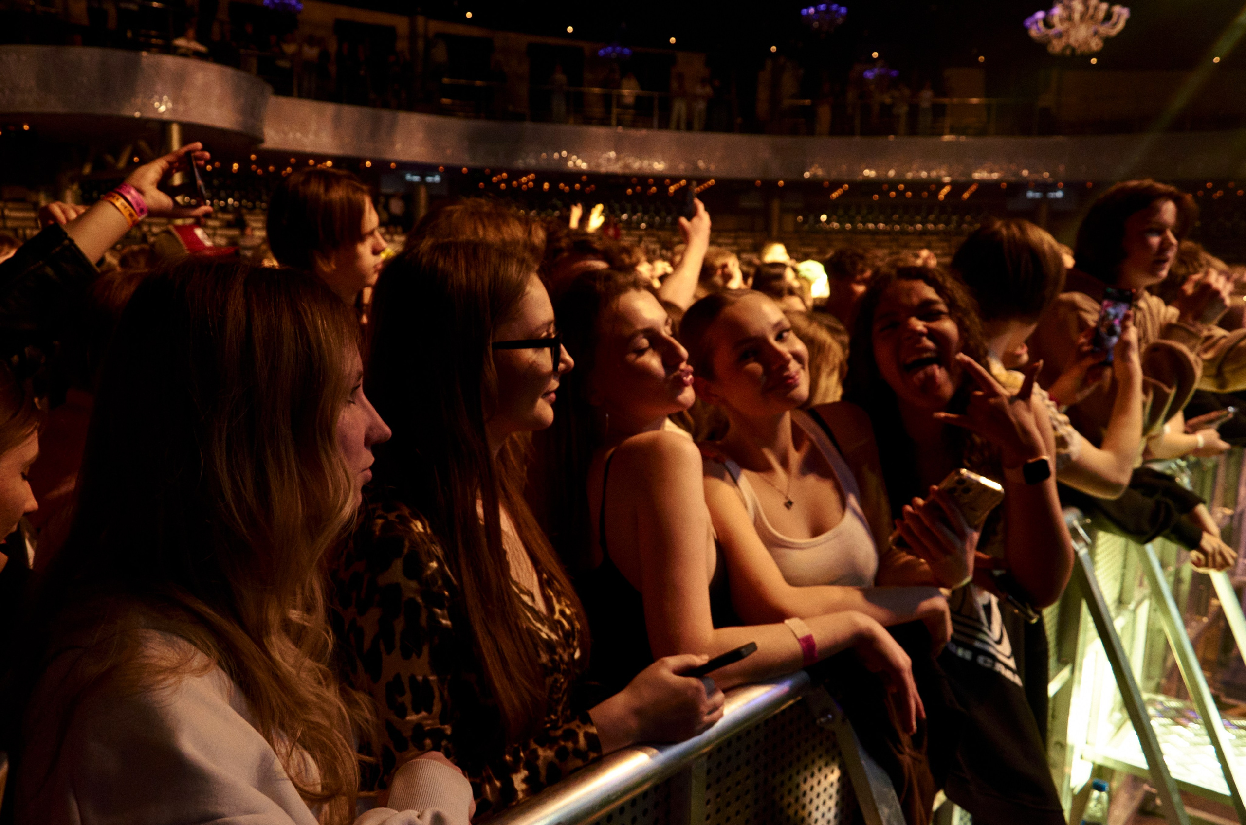 Blink/ nleeei, unique, artem shilovets. Главная