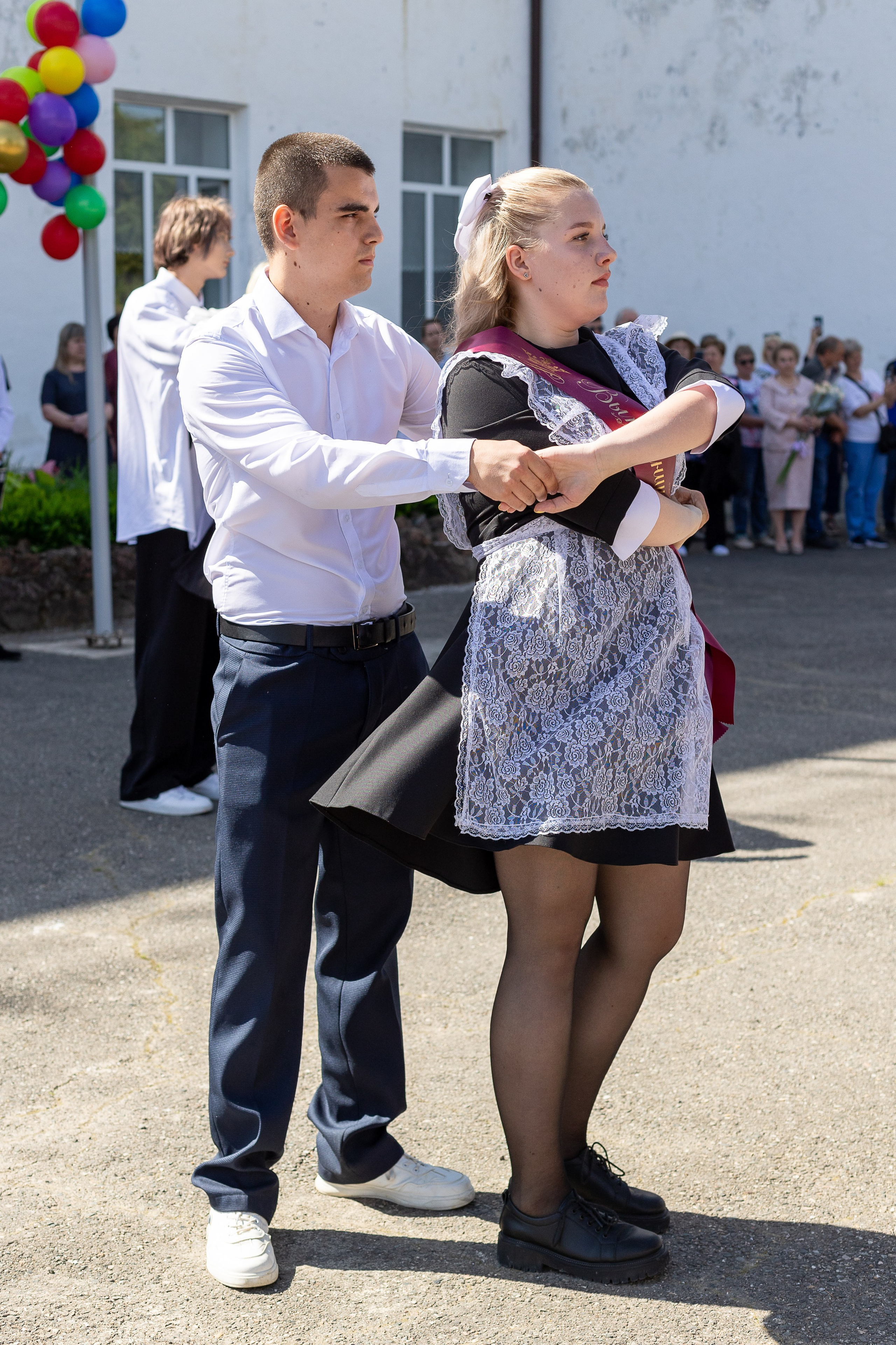 Последний звонок. Выпускные альбомы Майкоп, Краснодар Елена Золотарева