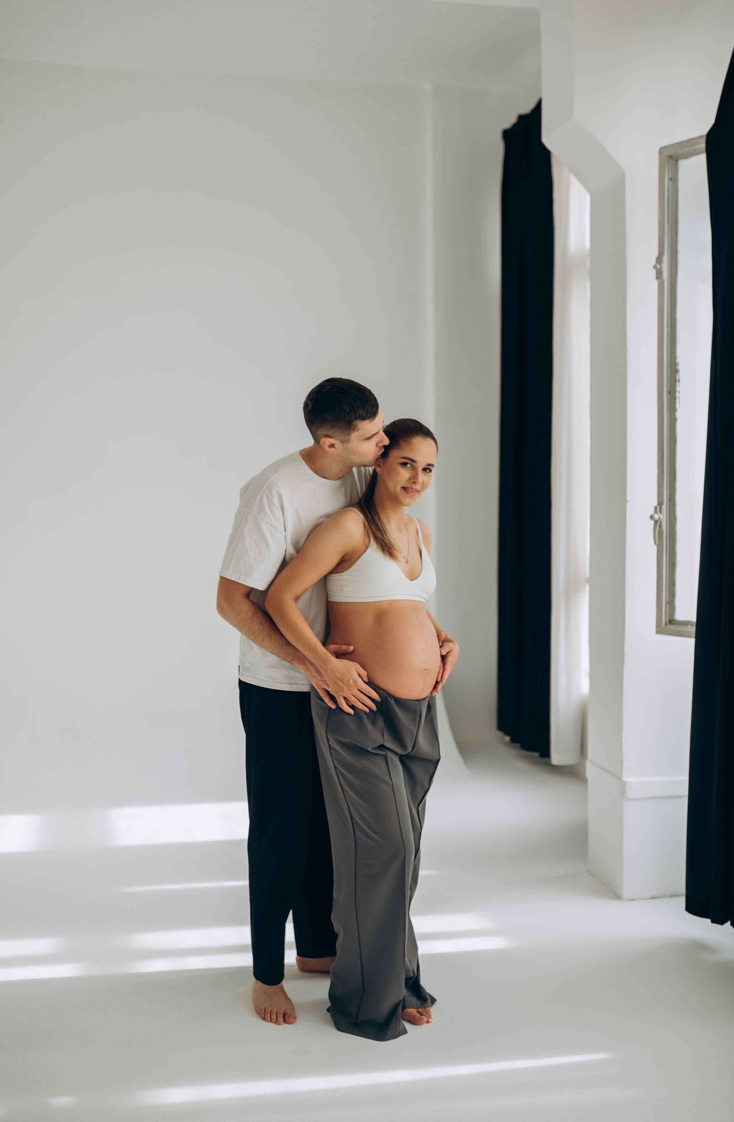 Фотосессия беременности в студии. Семейный фотограф в Домодедово и Москве Елена Пичугина