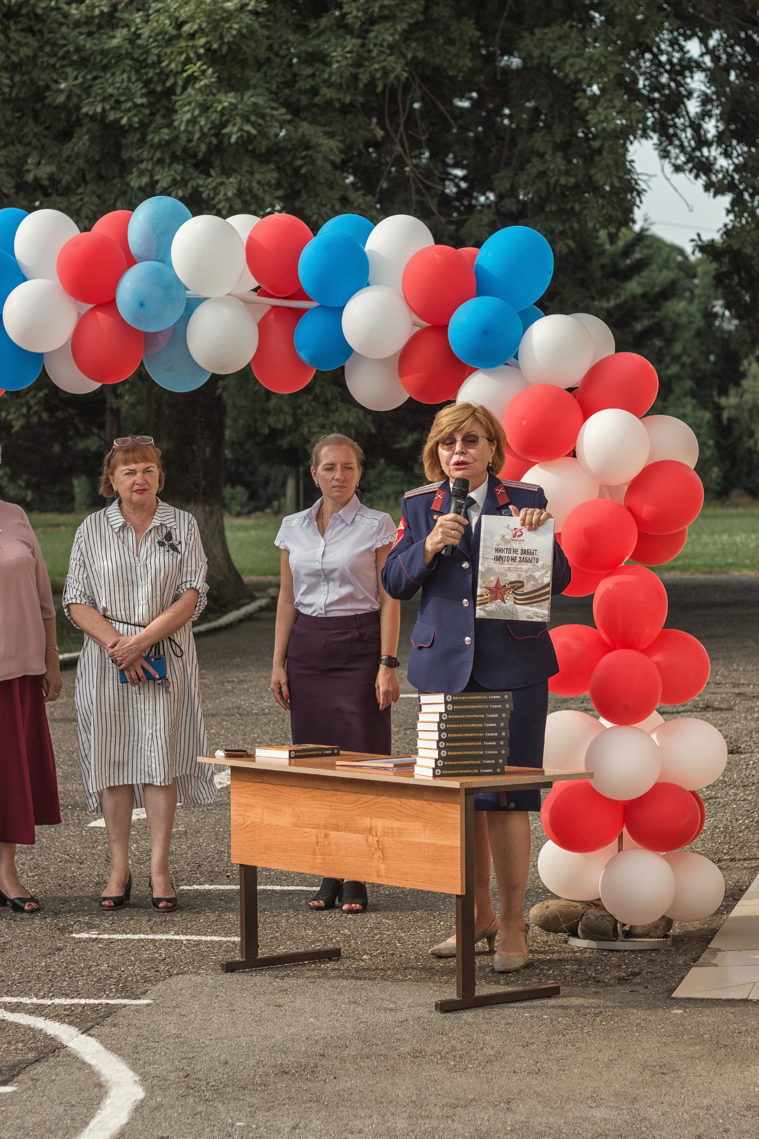 День знаний. Репортажная съемка праздничной линейки. Женский, детский и семейный фотограф в Сочи Олеся Помогалова