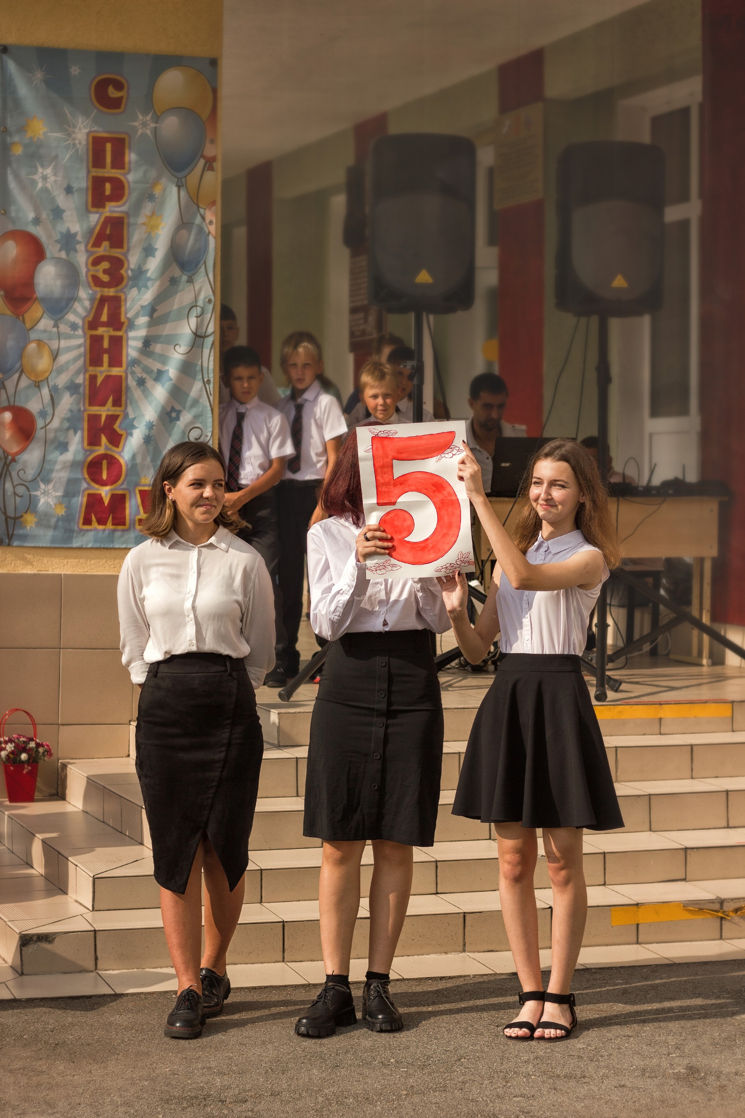 День знаний. Репортажная съемка праздничной линейки. Женский, детский и семейный фотограф в Сочи Олеся Помогалова