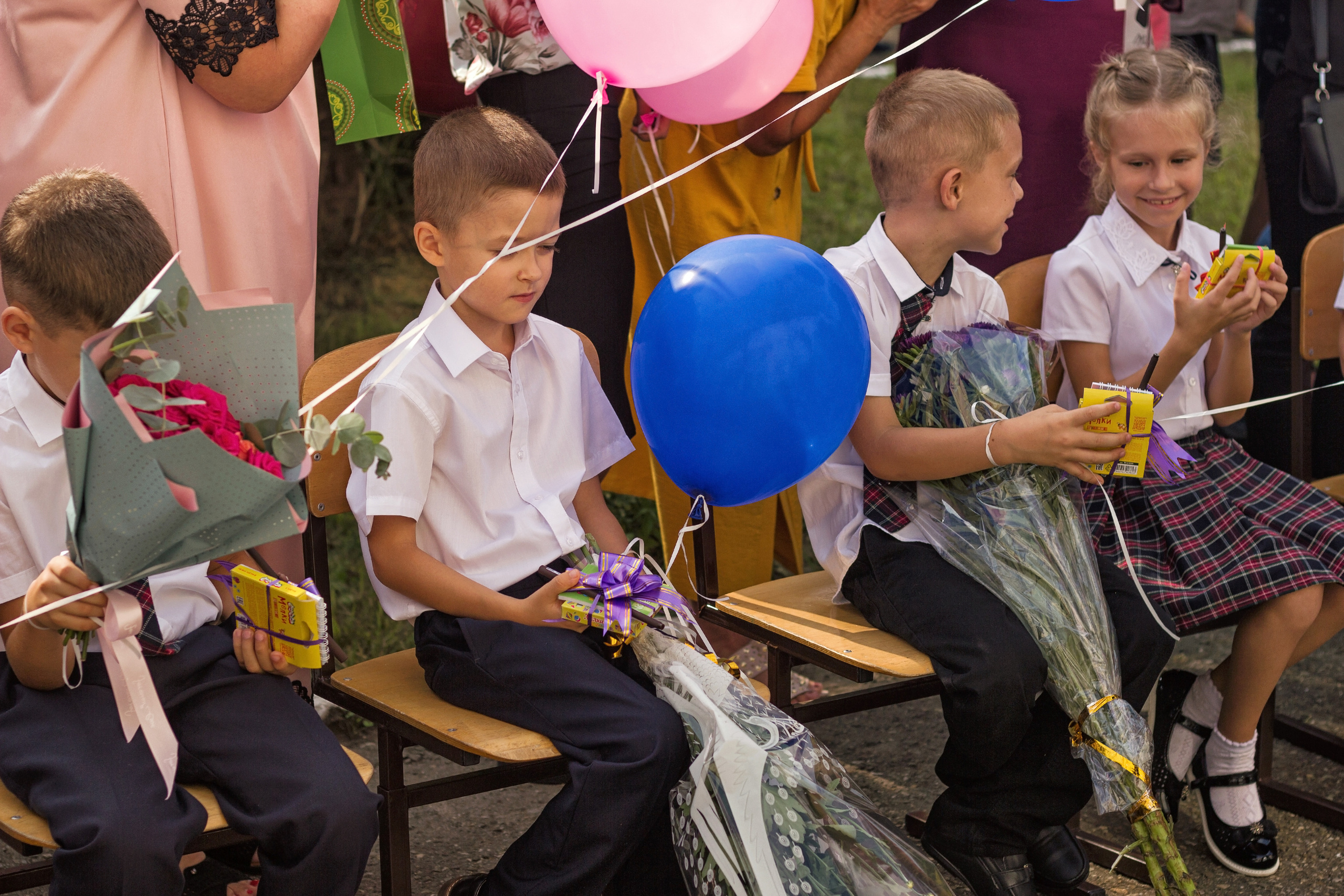 День знаний. Репортажная съемка праздничной линейки. Женский, детский и семейный фотограф в Сочи Олеся Помогалова