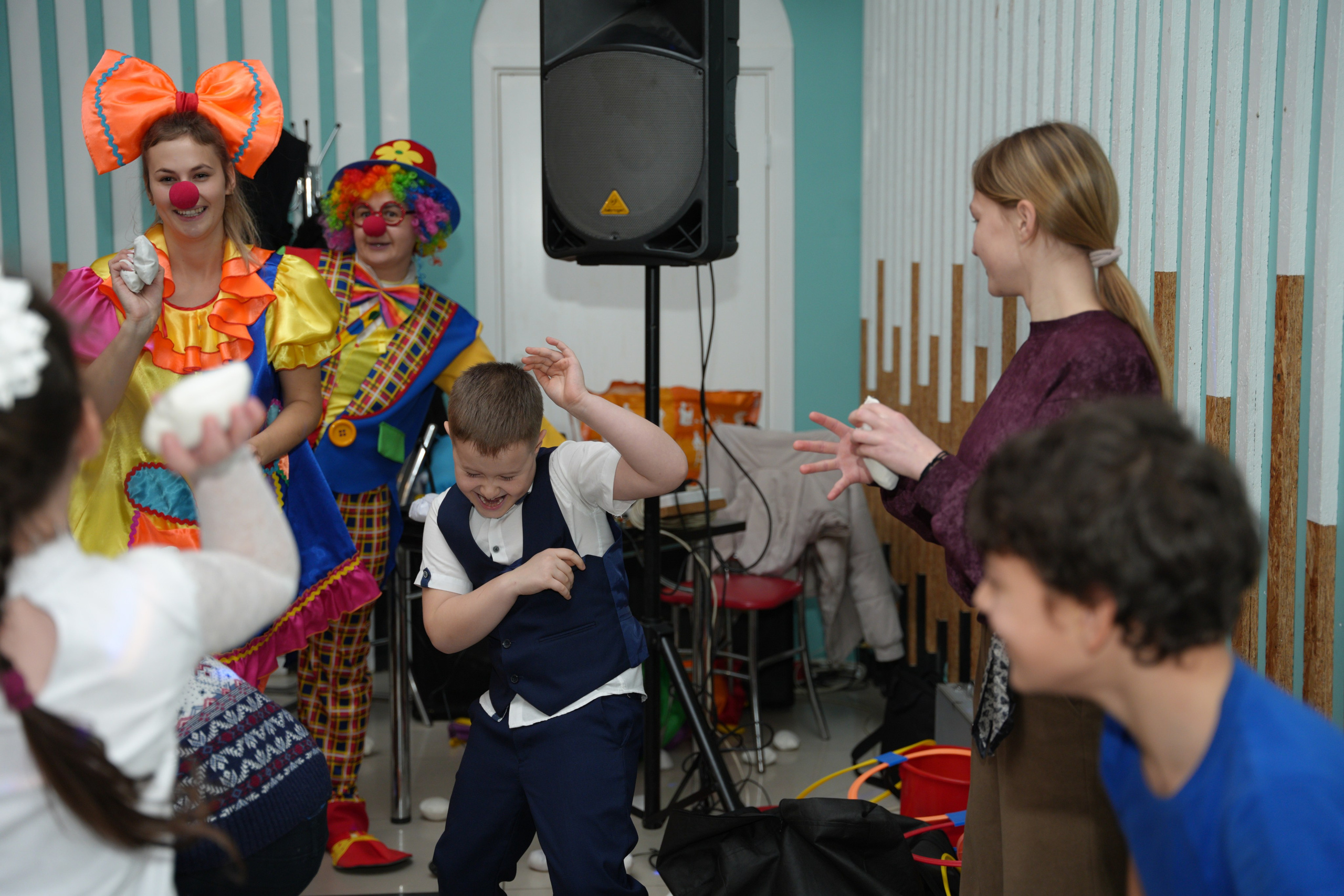 Социально —благотворительная акция «Ты в этом мире не один», посвященная Международному дню инвалидов. ВЫПУСКНЫЕ АЛЬБОМЫ, Школьный фотограф, семейный и свадебный в Саратове и области Ольга Плаксина