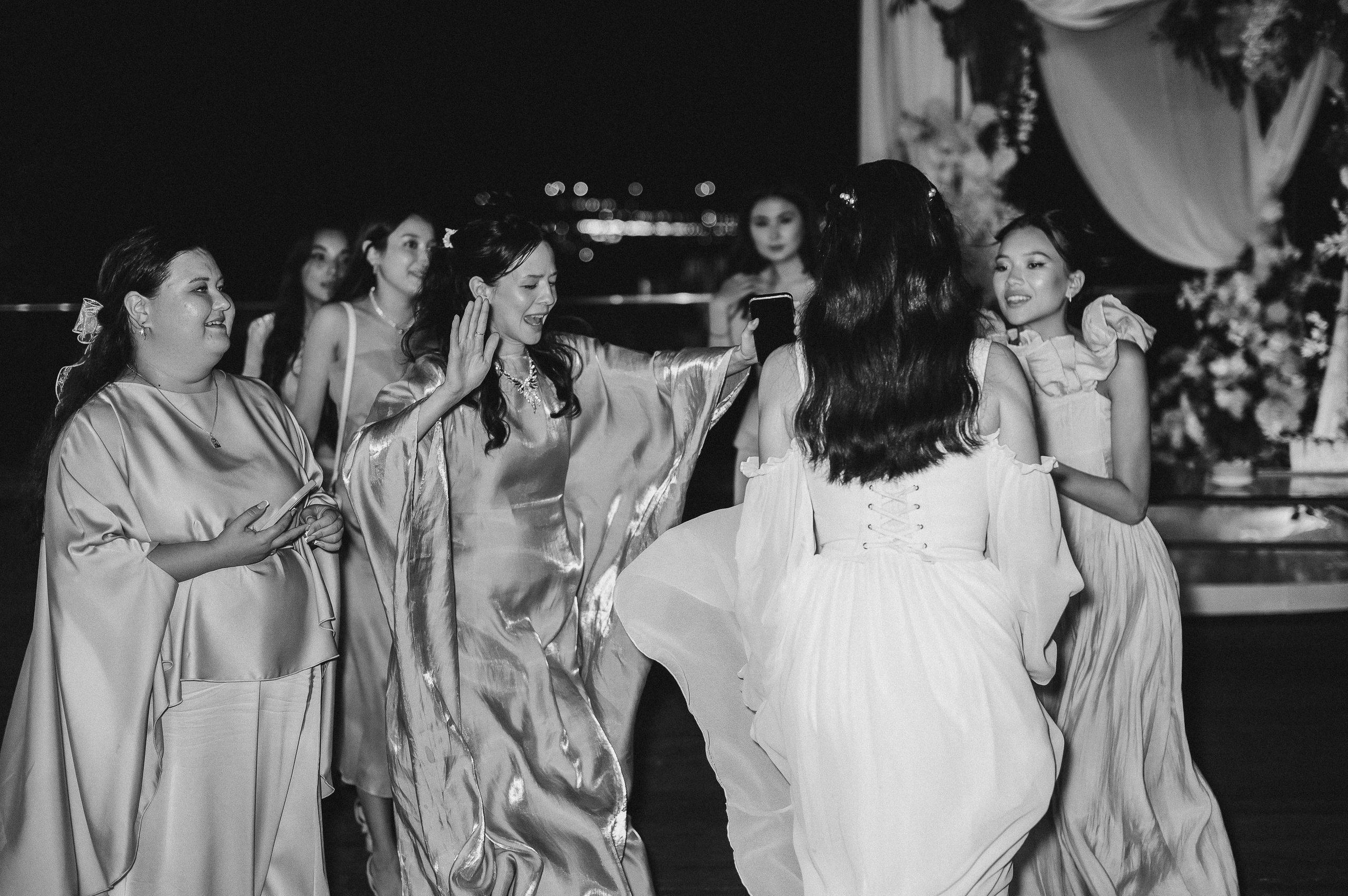 Одним солнечным днем на берегу реки. Евгений Нисковских — свадебный и репортажный фотограф в Тюмени