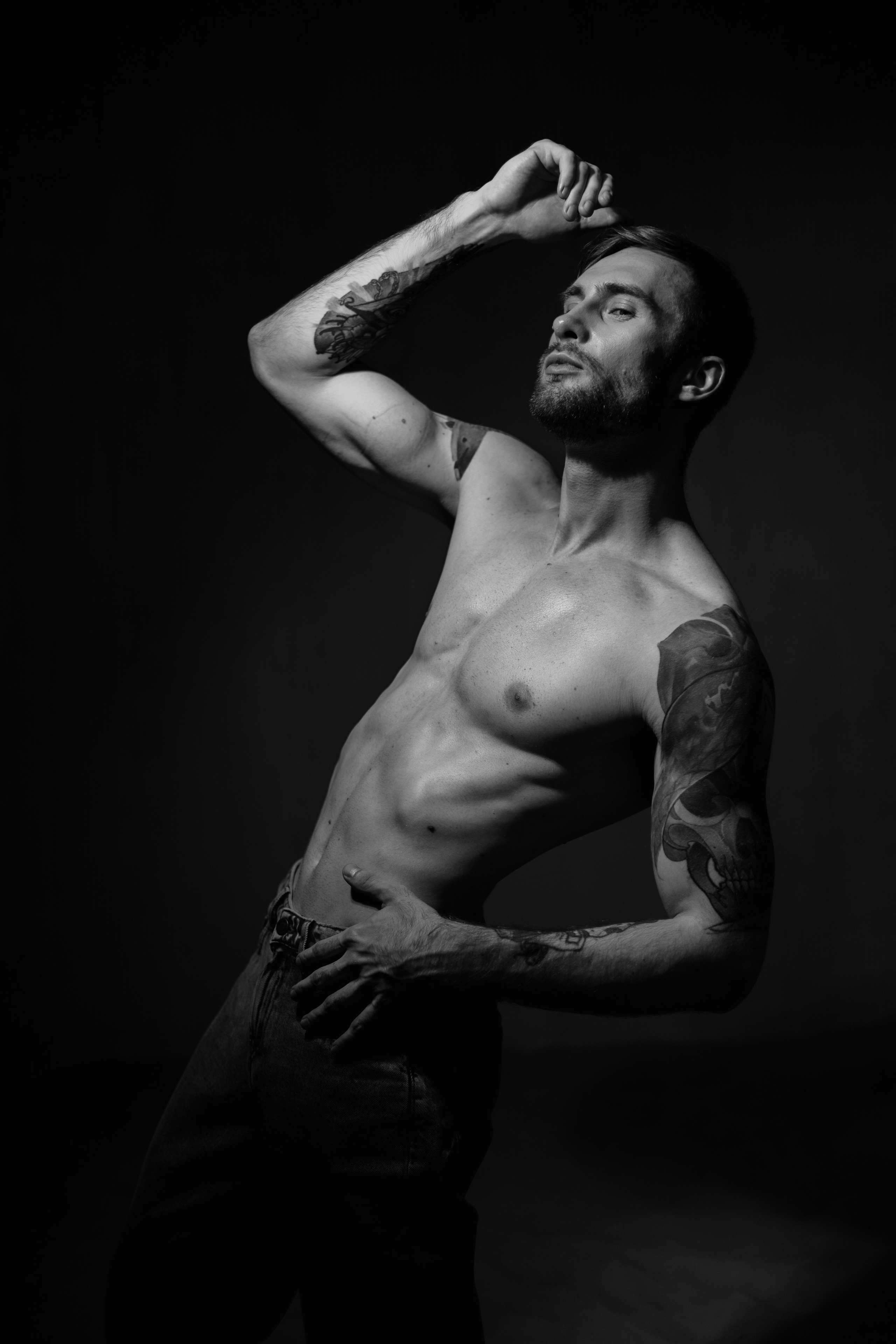 Антон студия черно-белый+цвет. Gorbunova Alina Фотограф