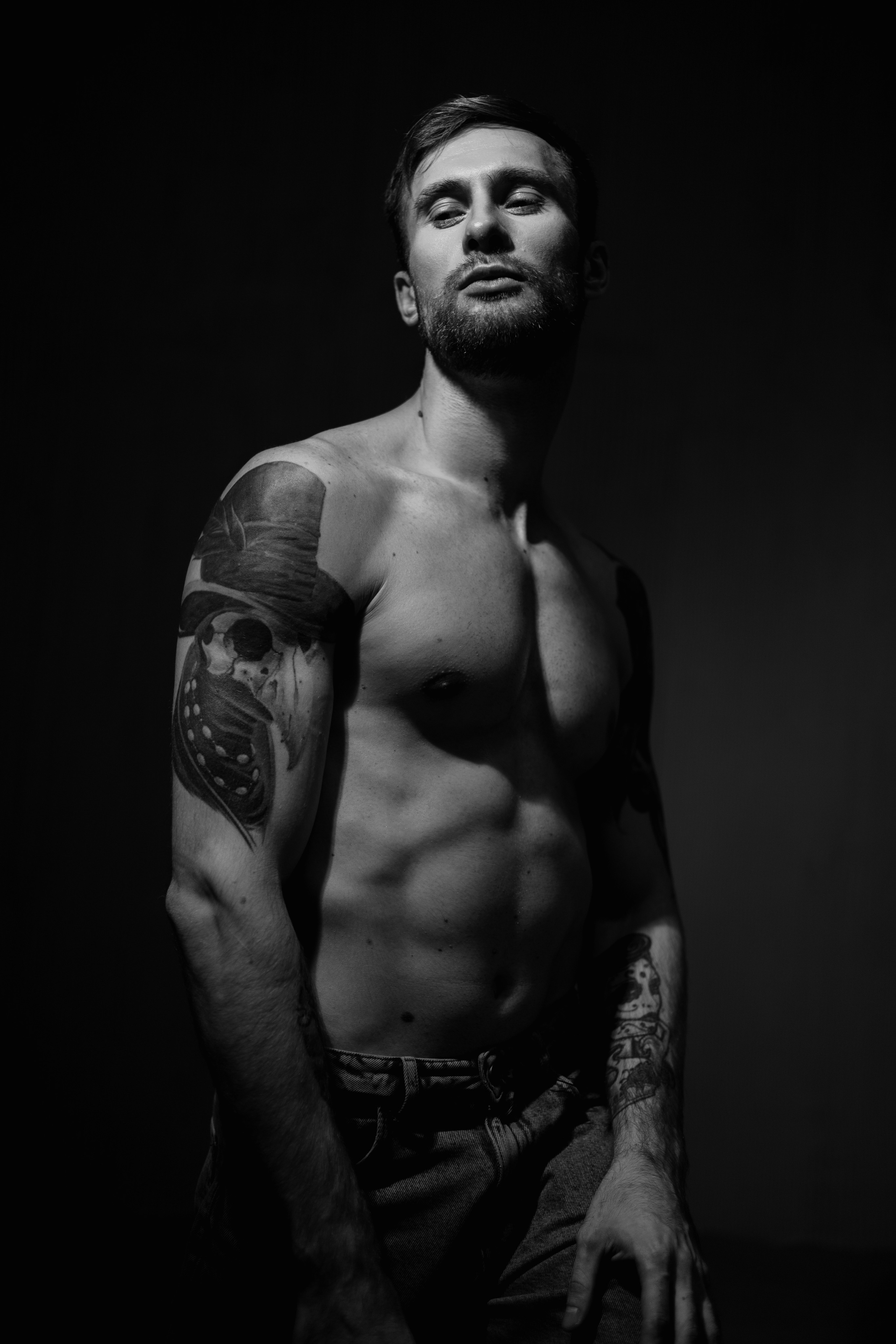 Антон студия черно-белый+цвет. Gorbunova Alina Фотограф