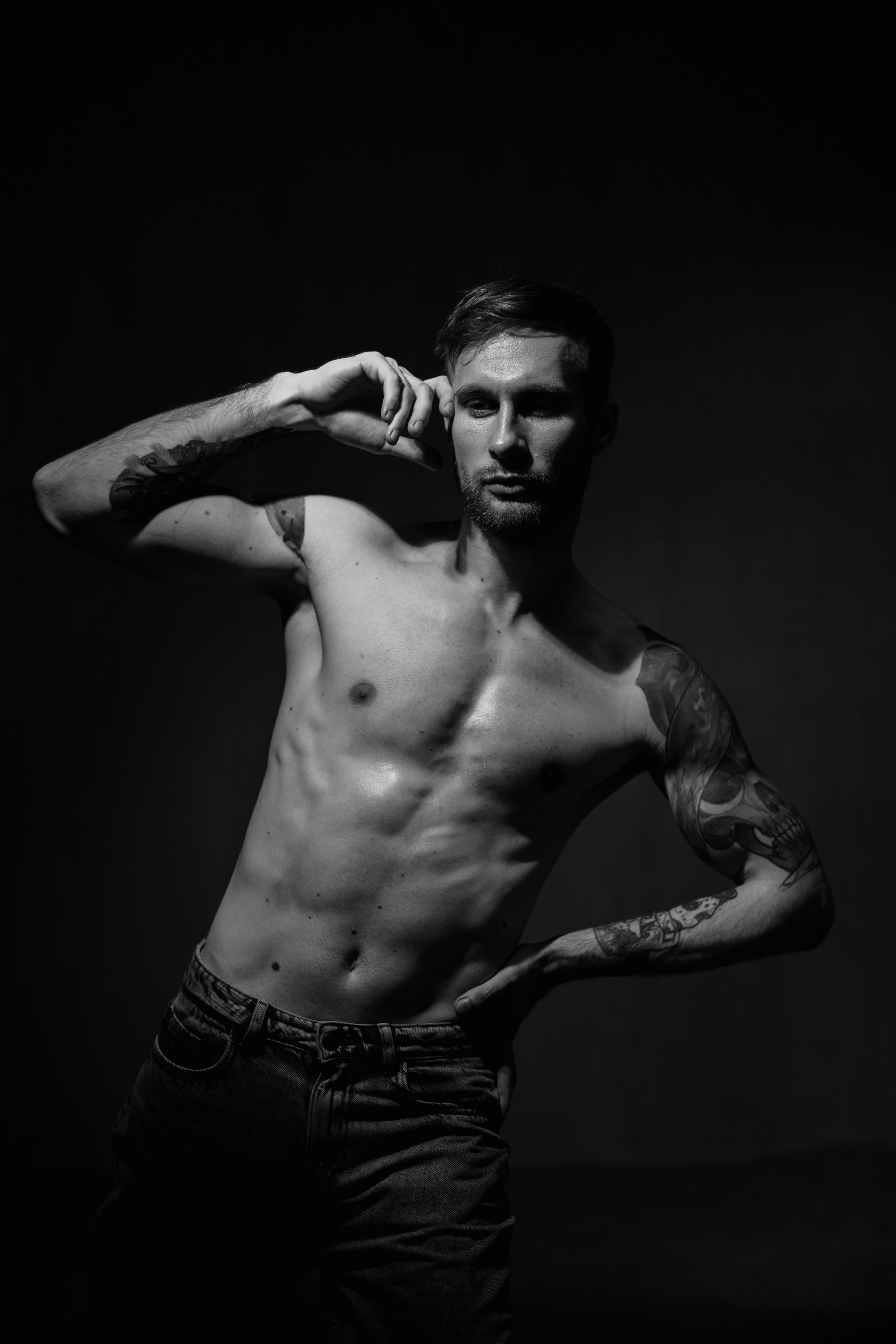 Антон студия черно-белый+цвет. Gorbunova Alina Фотограф