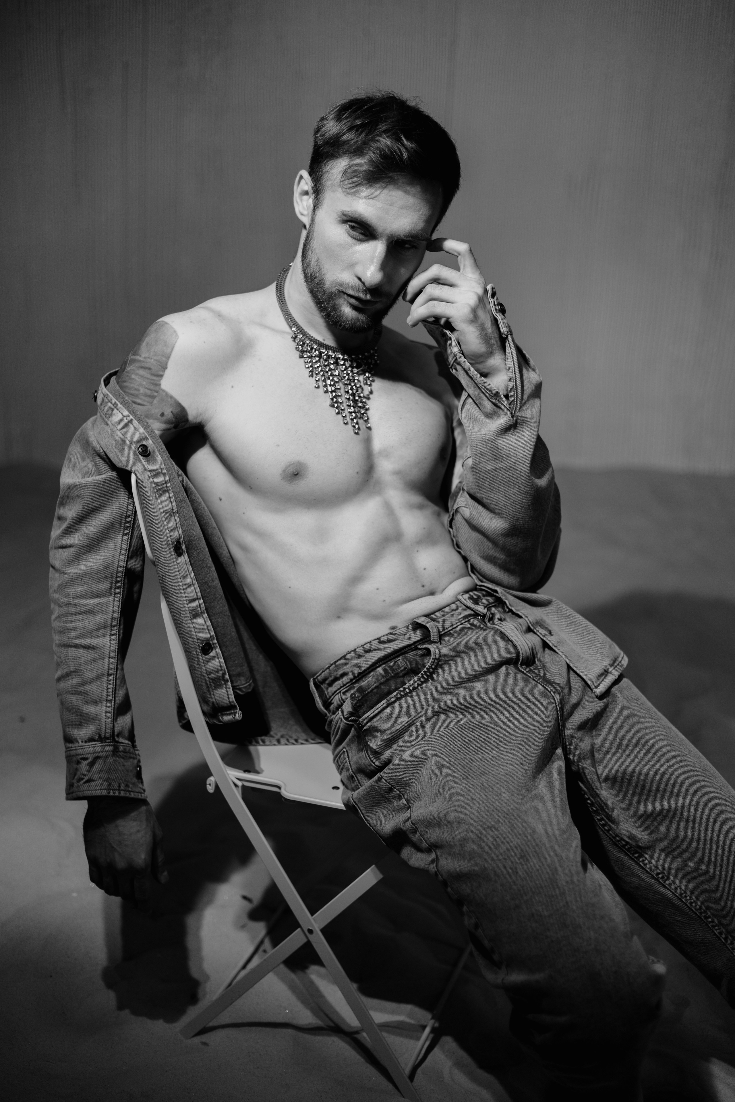 Антон студия черно-белый+цвет. Gorbunova Alina Фотограф