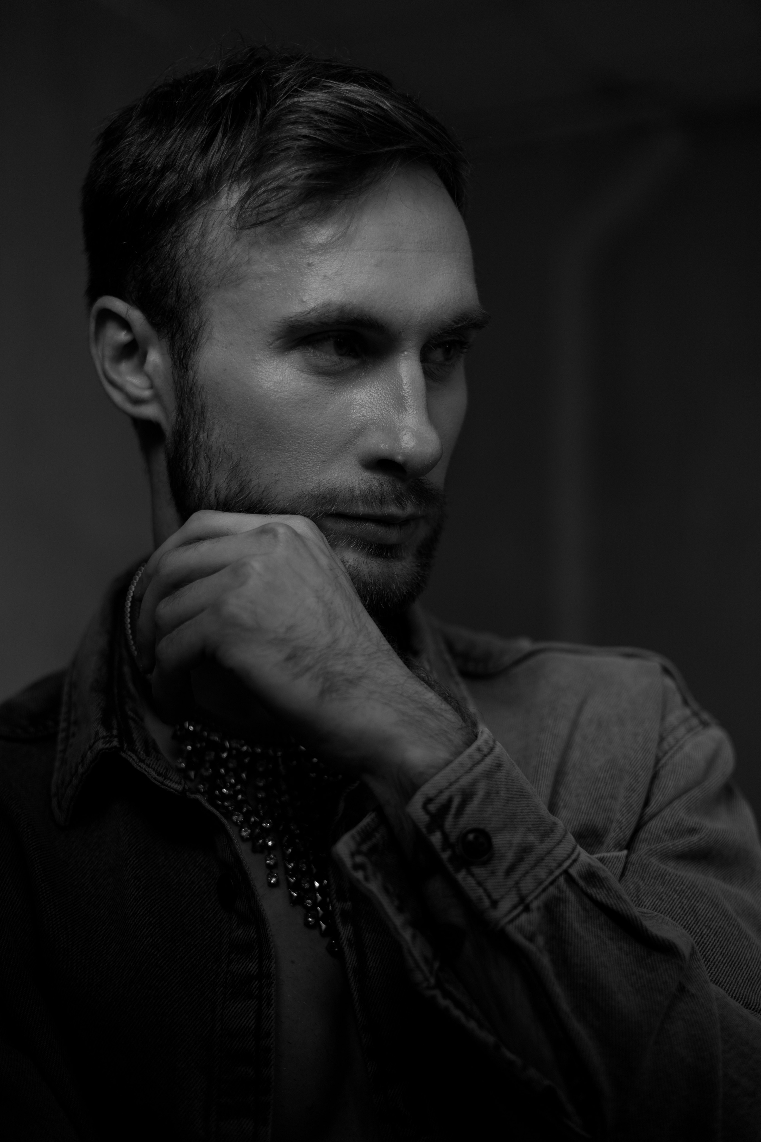 Антон студия черно-белый+цвет. Gorbunova Alina Фотограф