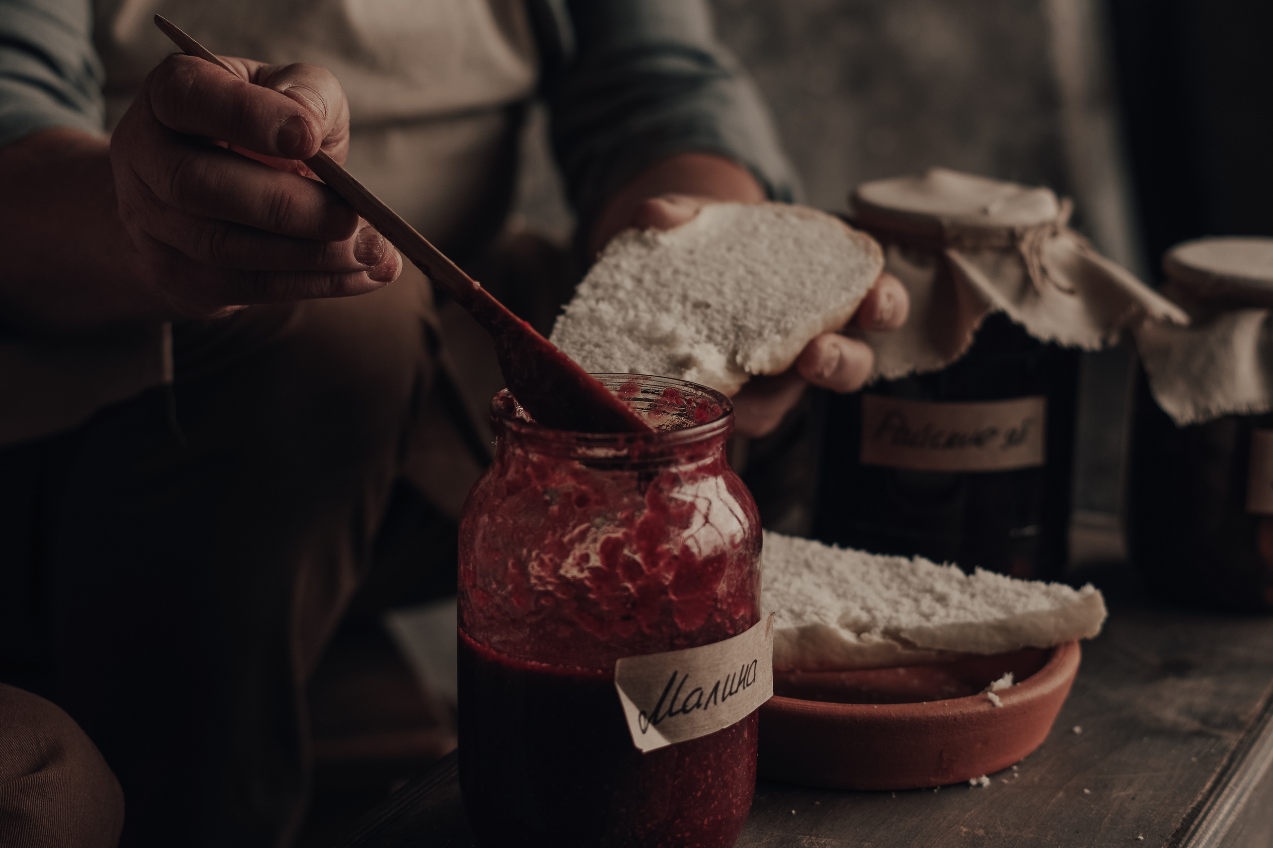 Гончарная мастерская. Дедушка и внучка. Семейный фотограф Пятигорск, Кисловодск, Эльбрус. Марина Вяликова