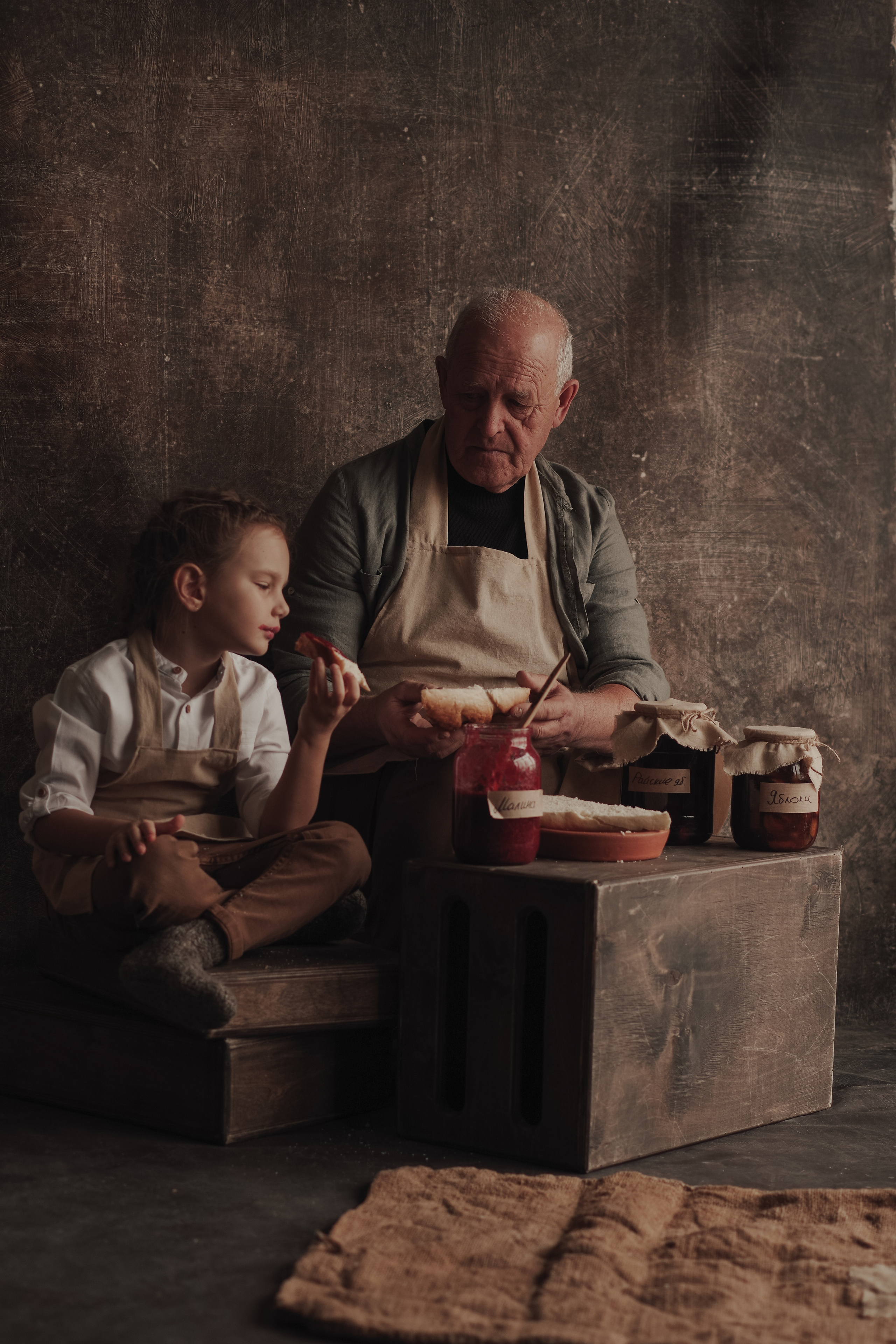Гончарная мастерская. Дедушка и внучка. Семейный фотограф Пятигорск, Кисловодск, Эльбрус. Марина Вяликова