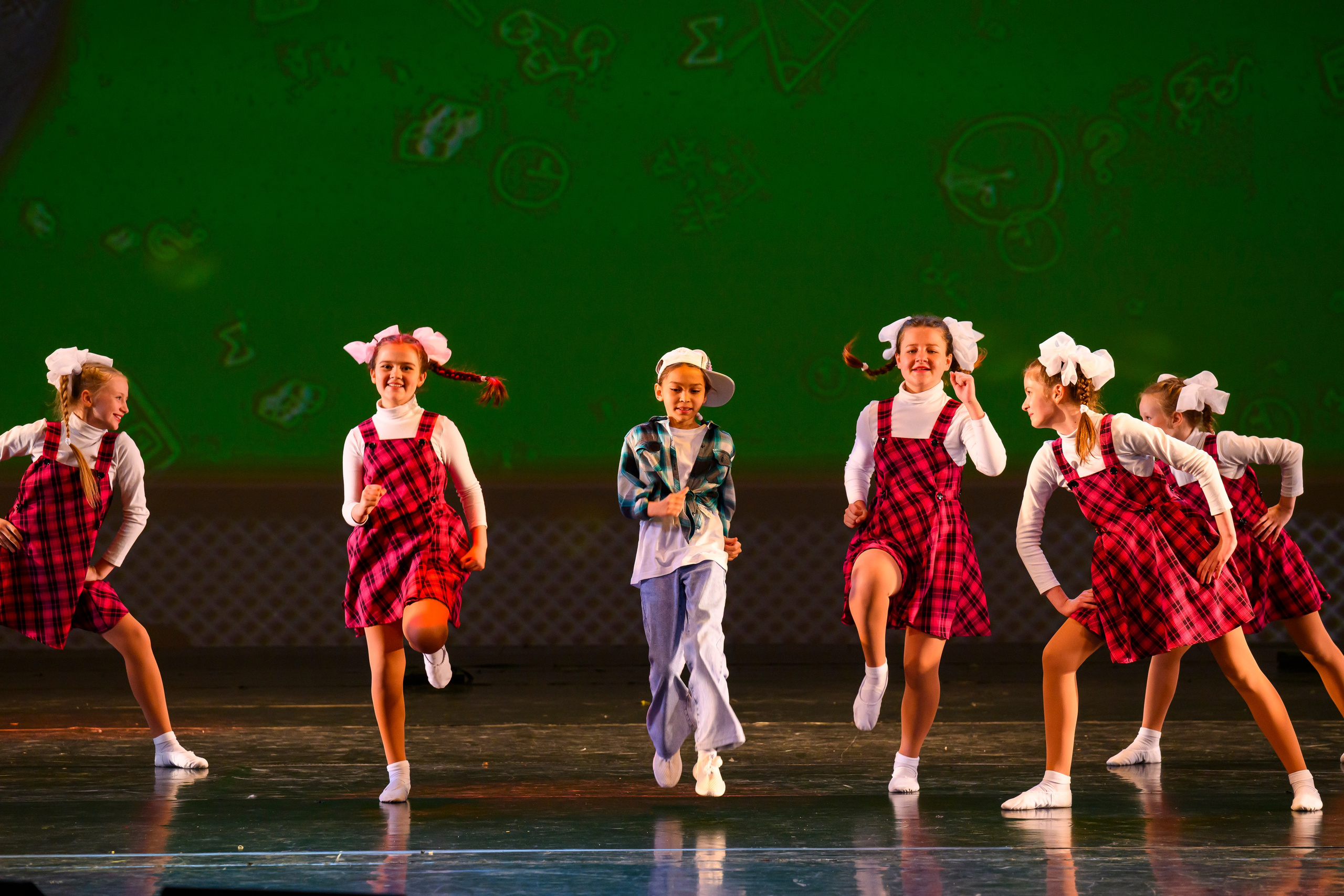 23 апреля, часть 1, БКЗ Октябрьский, г. Санкт-Петербург. Золотое яблочко