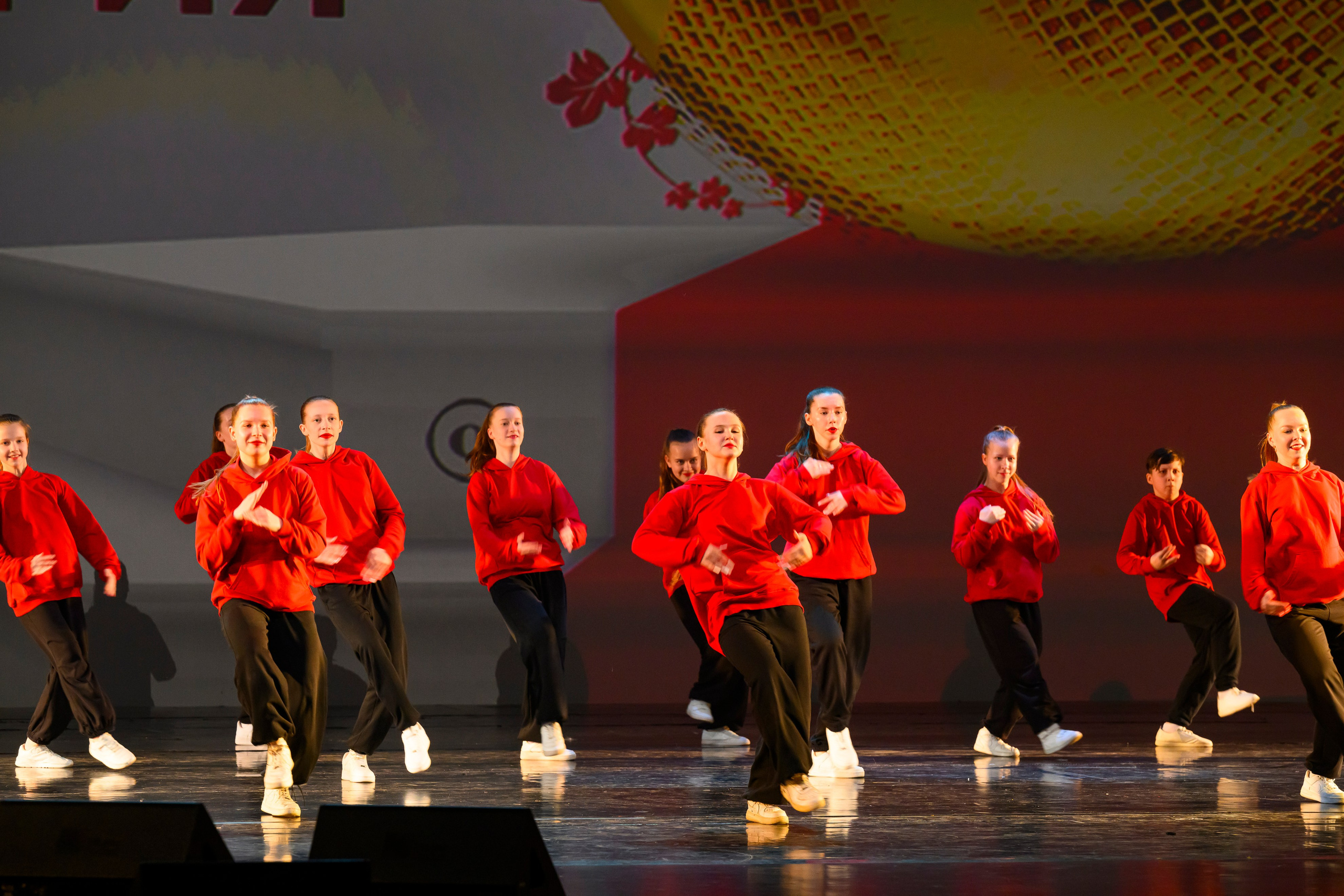 23 апреля, часть 1, БКЗ Октябрьский, г. Санкт-Петербург. Золотое яблочко