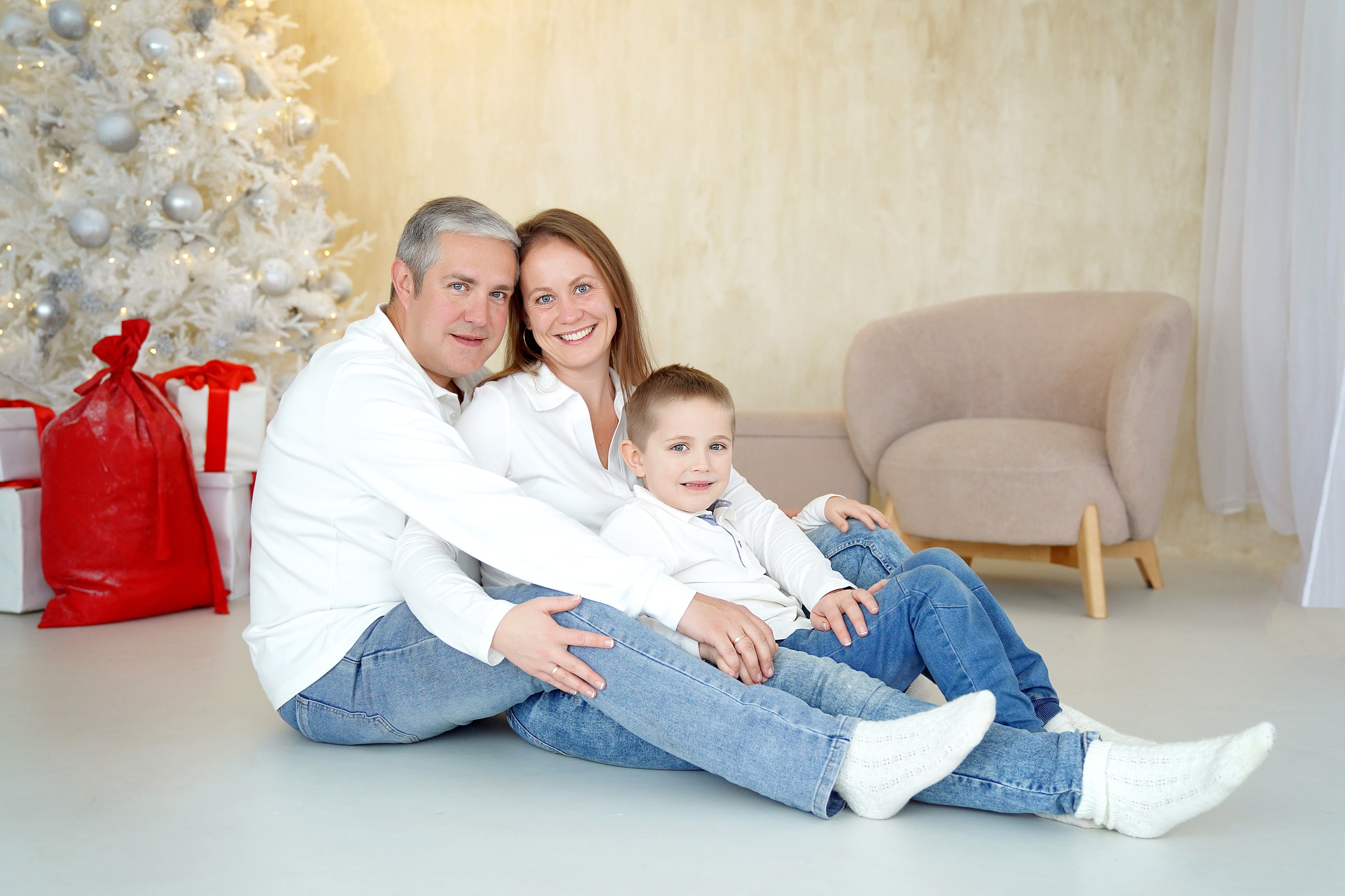 Семейная фотосессия в студии ZOOM (Сосенки). Семейный и детский фотограф в Москве Екатерина Офицерова