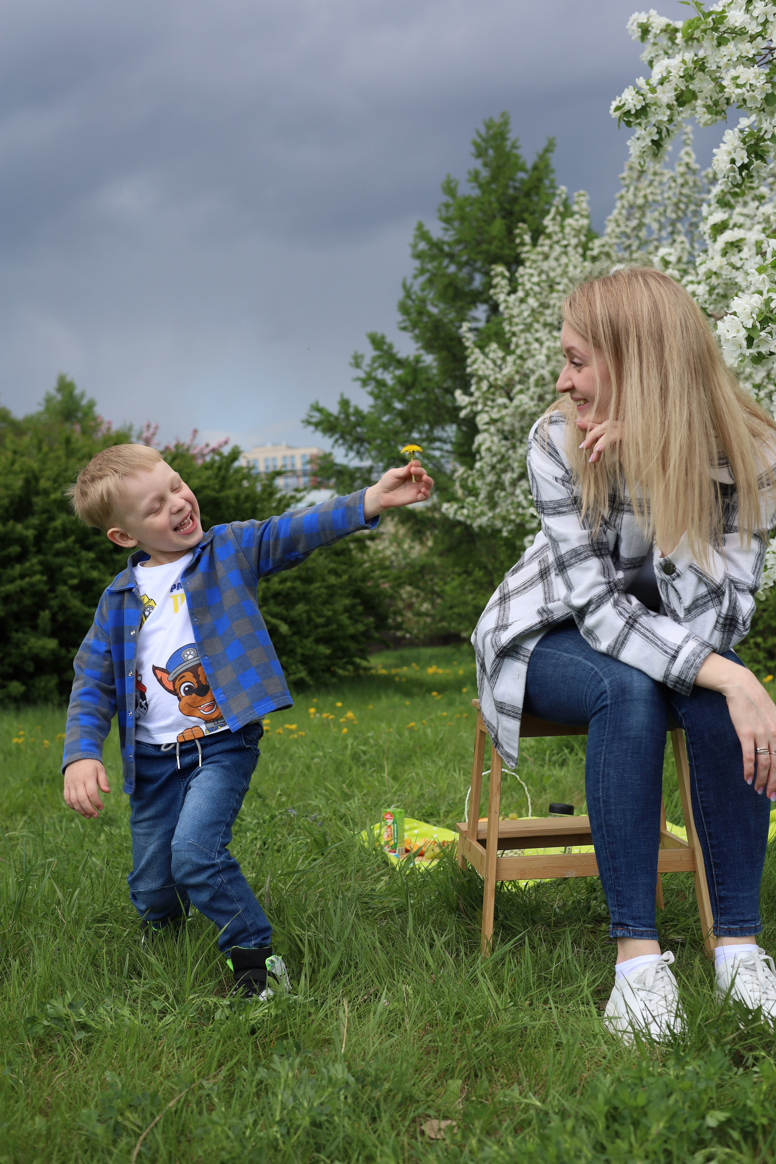 Фотосъемка в яблонях. Фотограф в Красноярске Никитина Мария