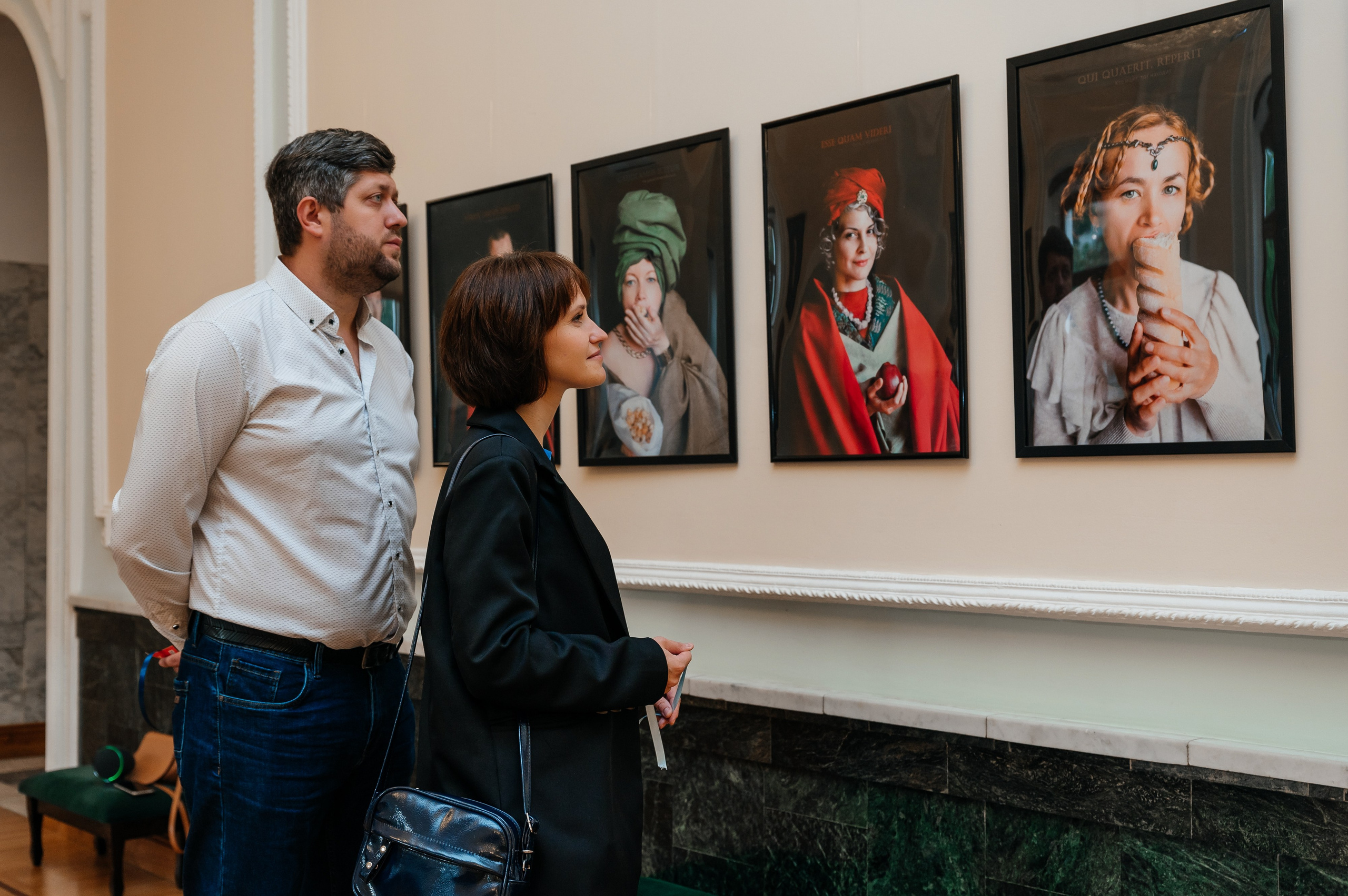 Открытие выставки Кати Васильевой в Молодежном театре. Wedding and family photographer USA