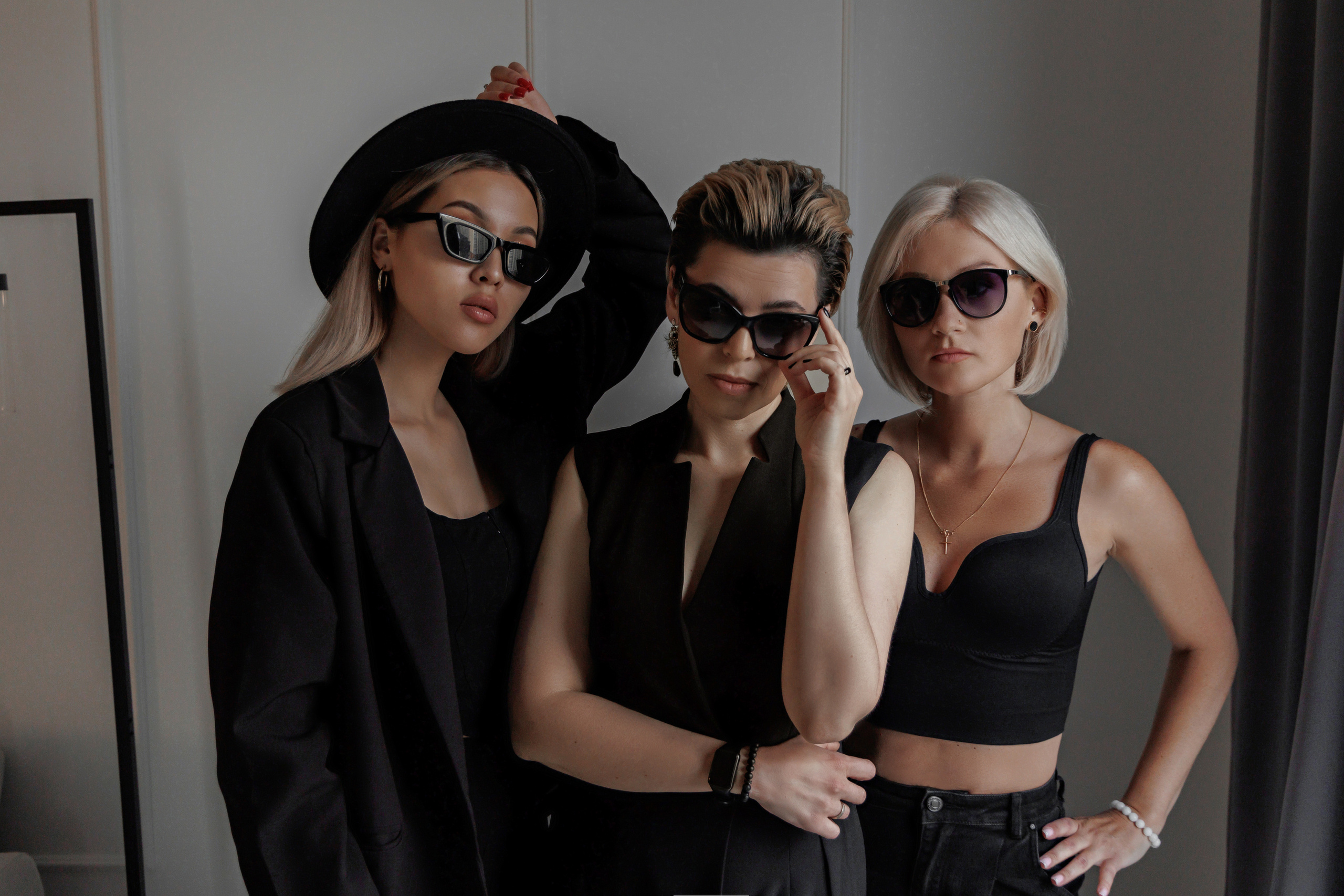 Фото для женского коллектива барбер-шоп. Фотограф, видеограф