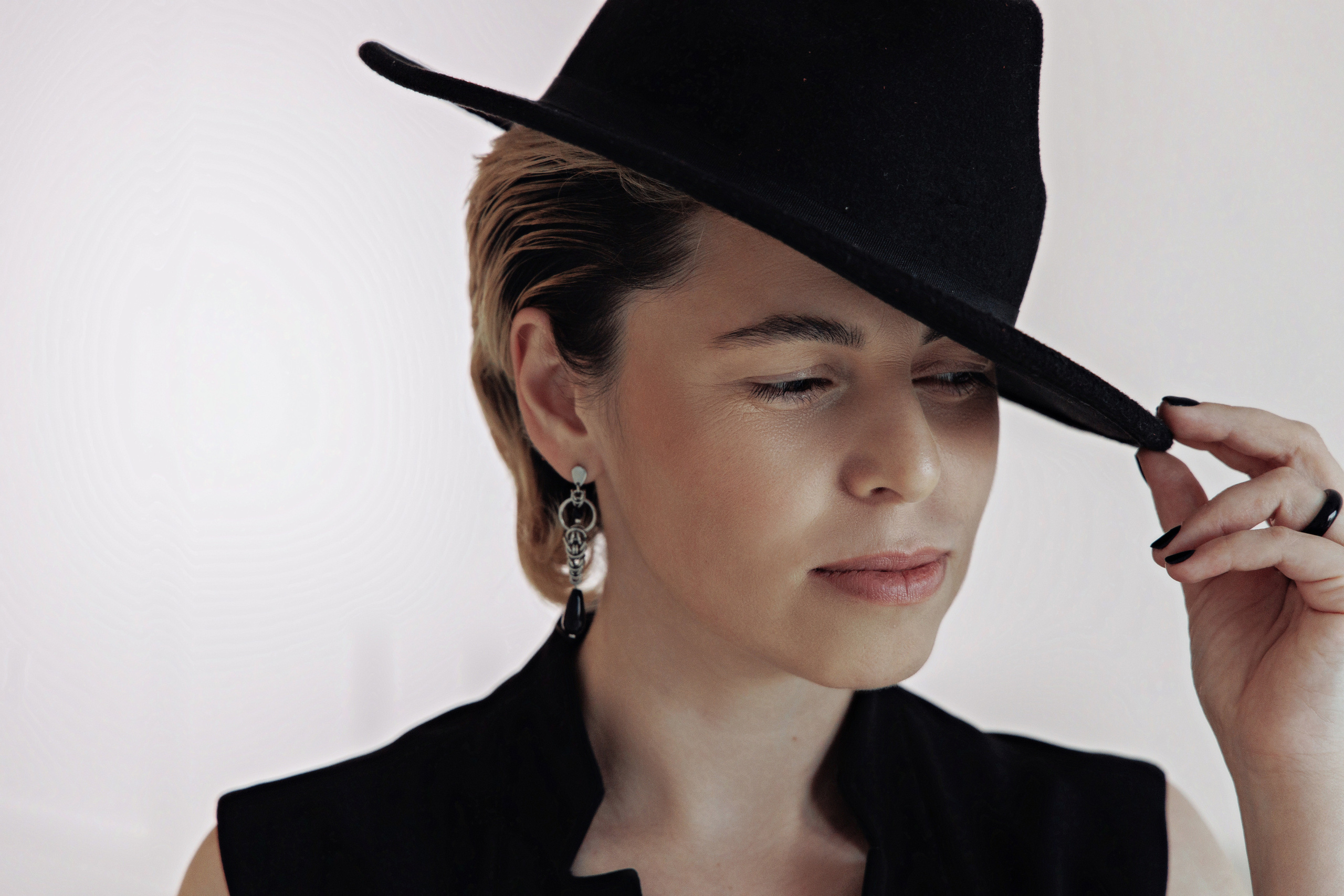 Фото для женского коллектива барбер-шоп. Фотограф, видеограф