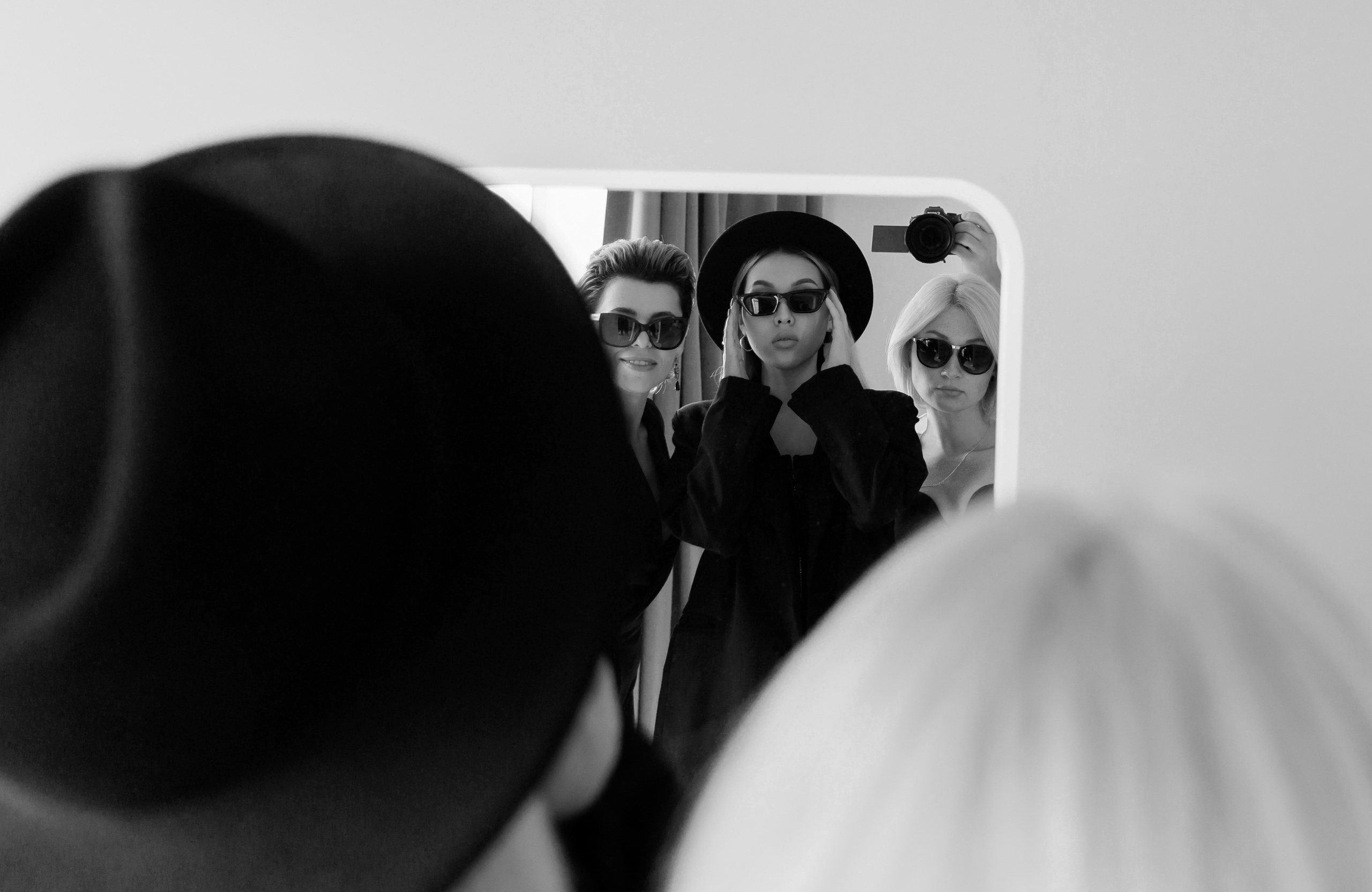 Фото для женского коллектива барбер-шоп. Фотограф, видеограф