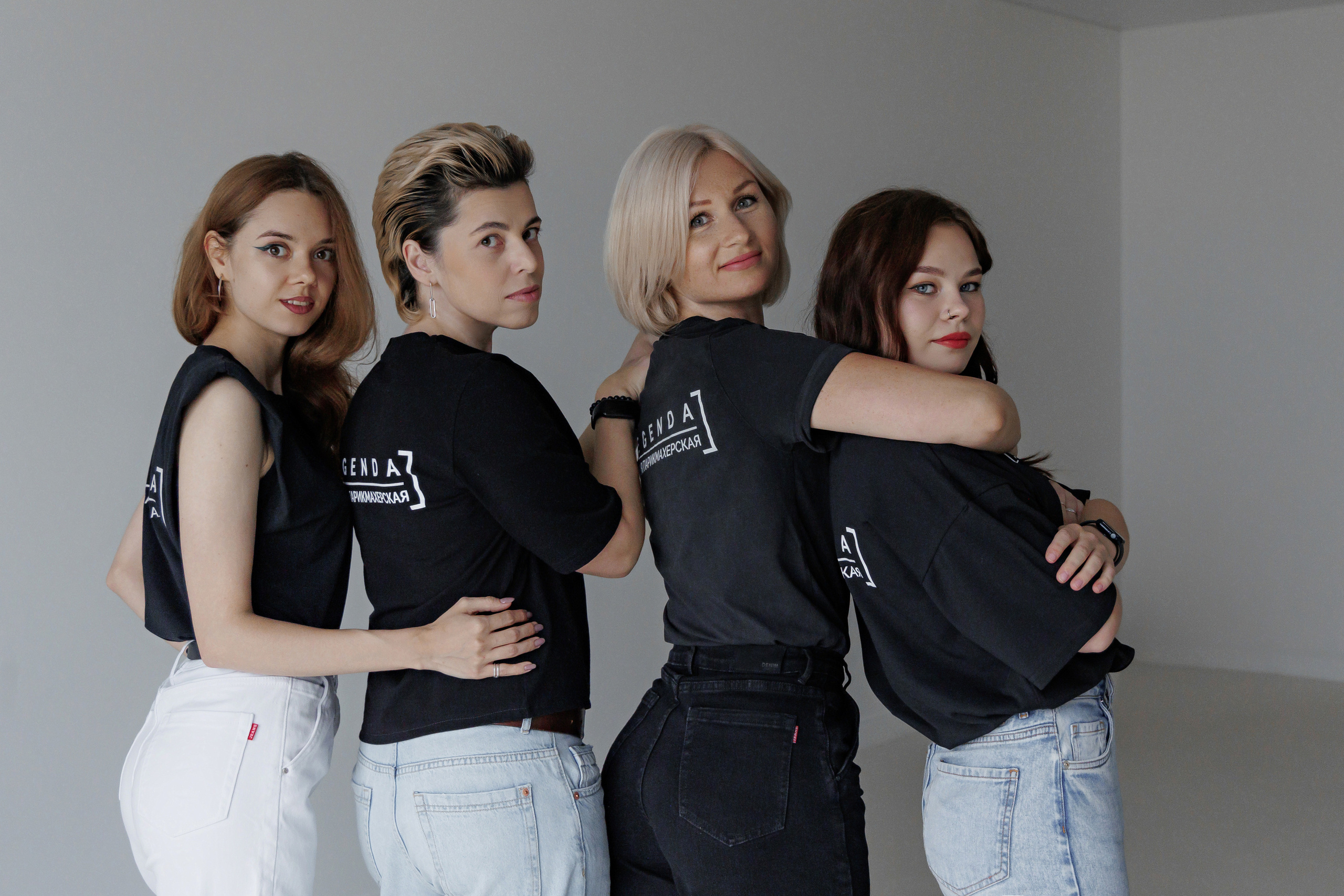 Фото для женского коллектива барбер-шоп. Фотограф, видеограф