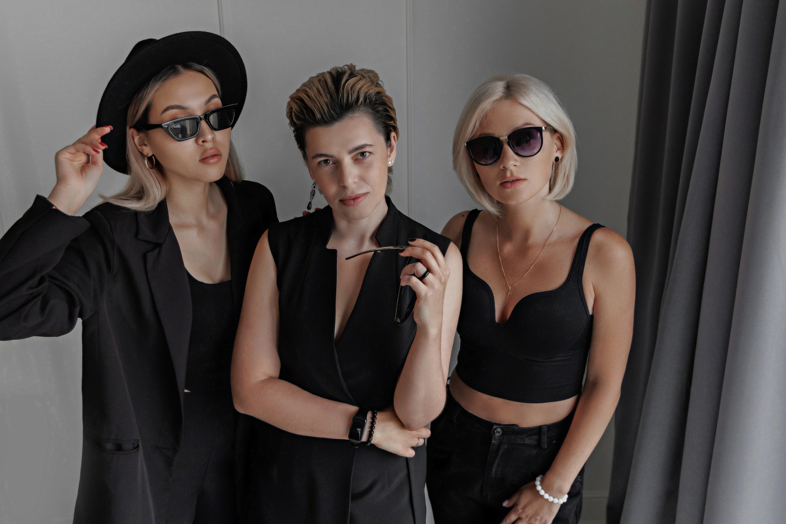 Фото для женского коллектива барбер-шоп. Фотограф, видеограф