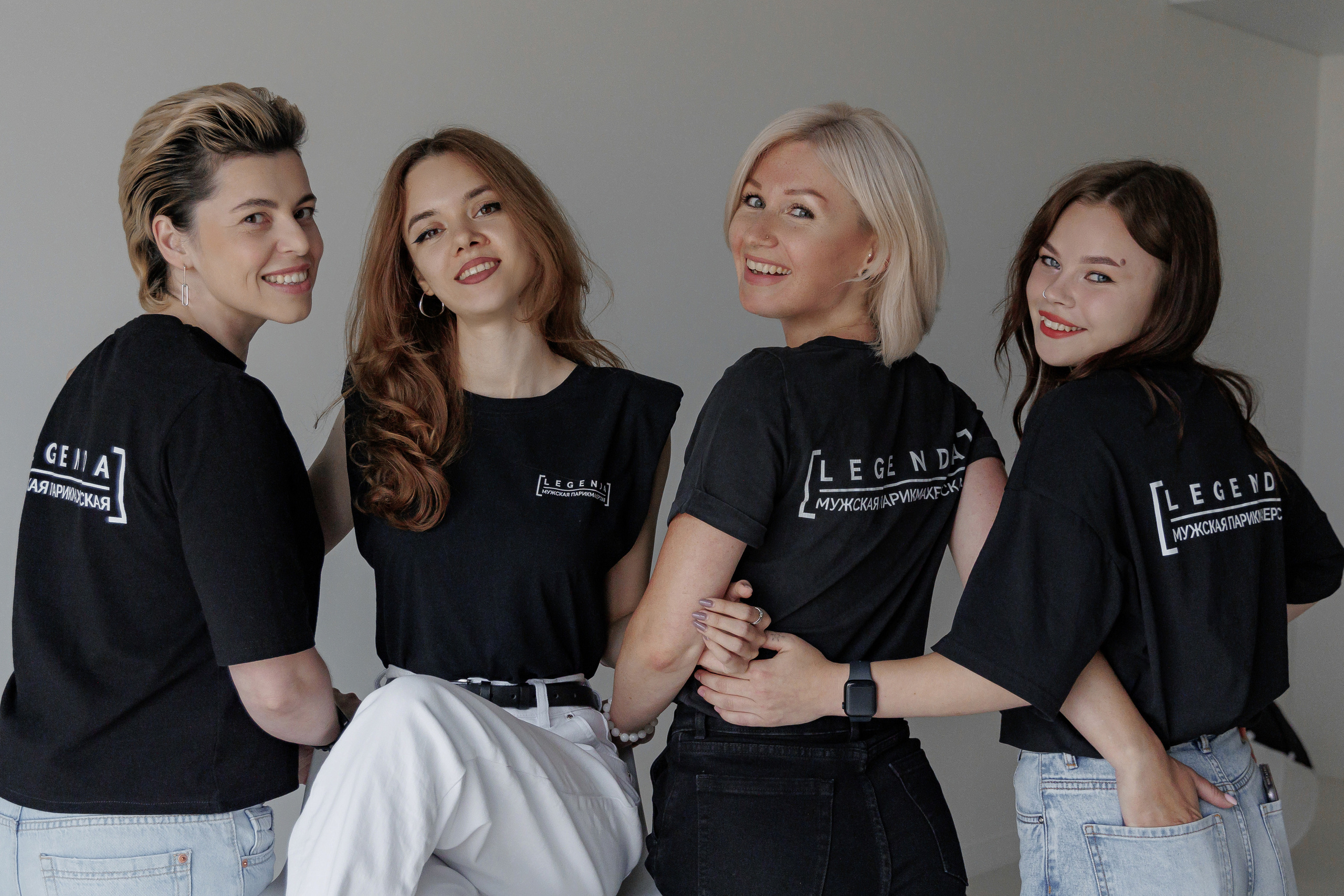 Фото для женского коллектива барбер-шоп. Фотограф, видеограф