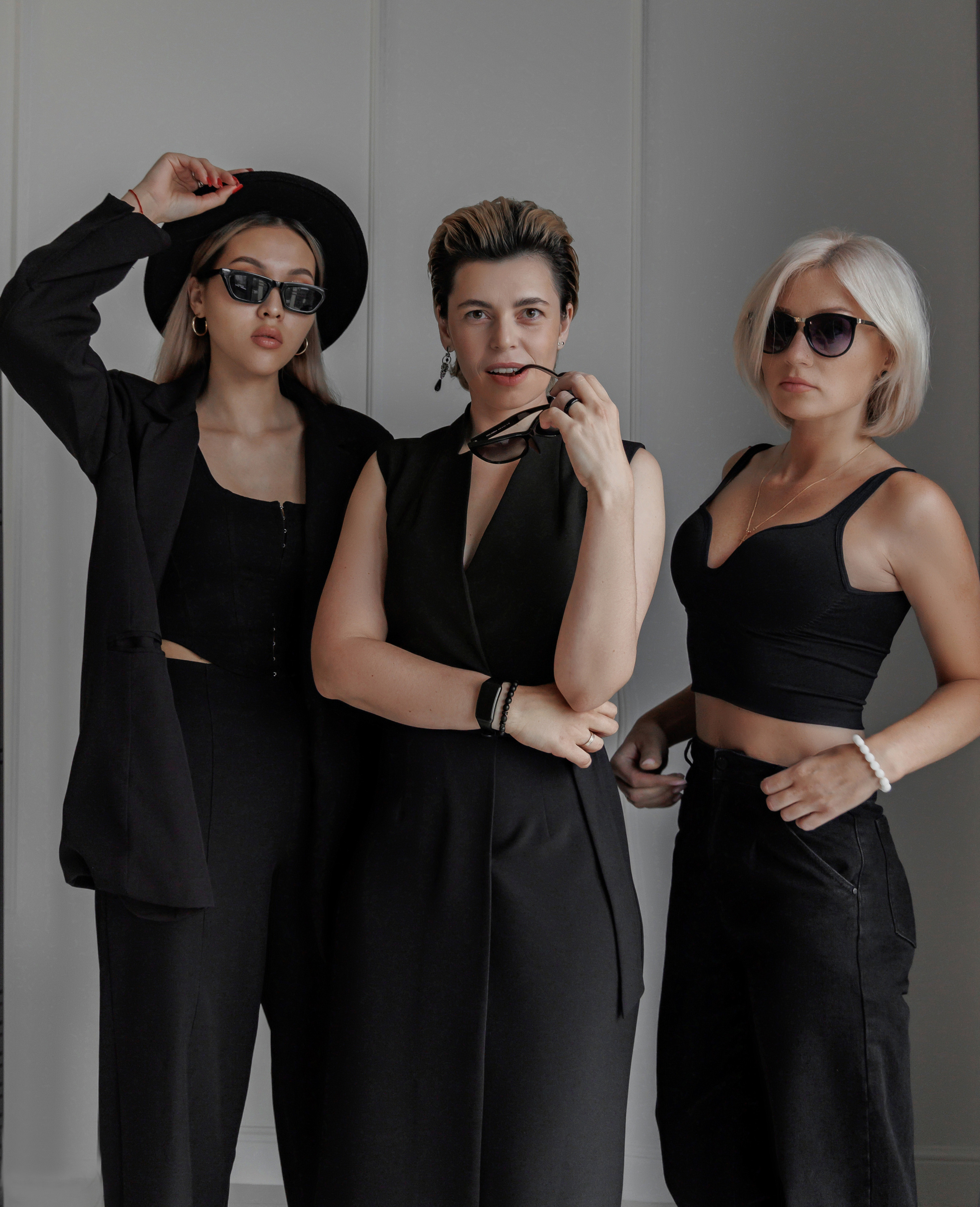 Фото для женского коллектива барбер-шоп. Фотограф, видеограф