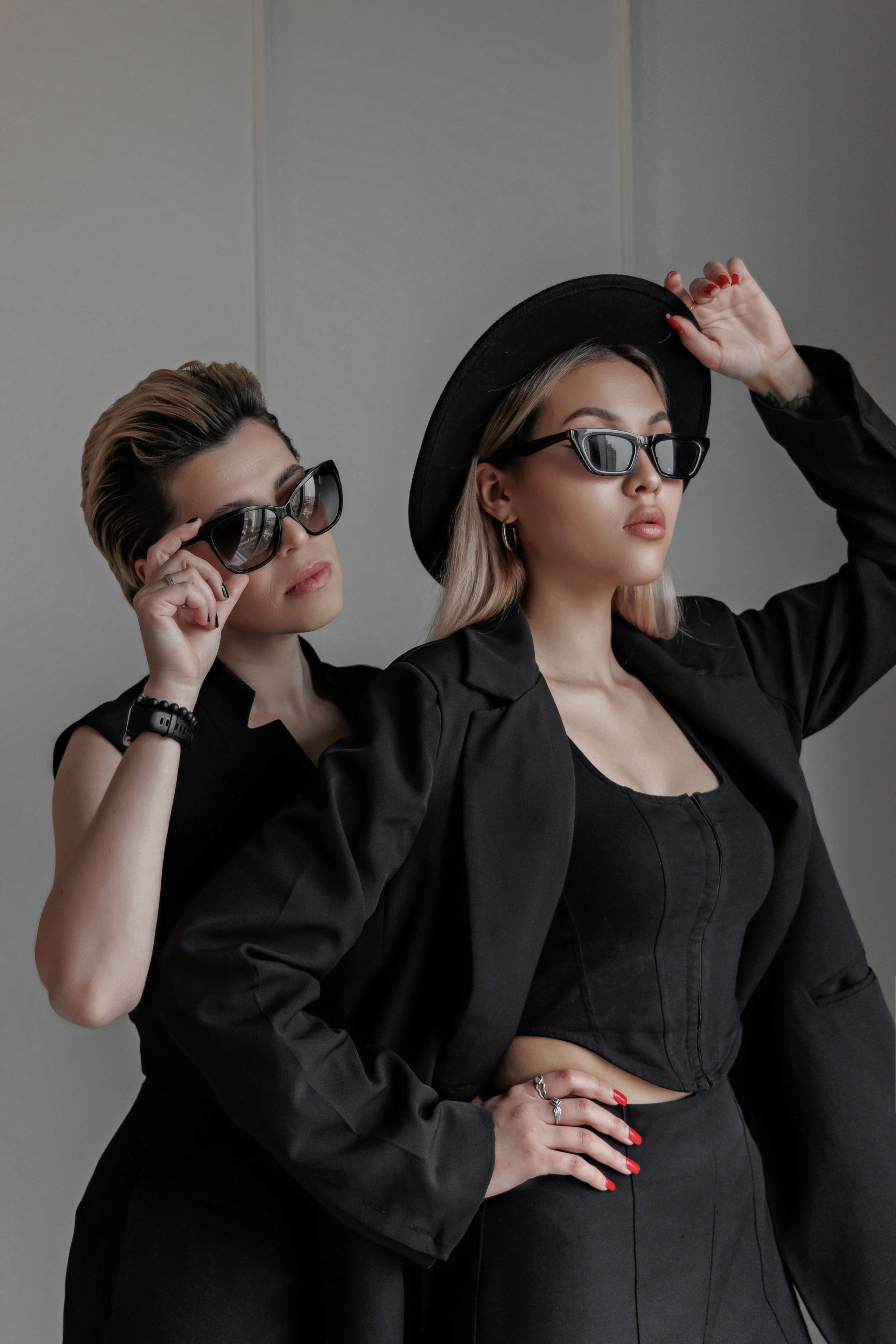 Фото для женского коллектива барбер-шоп. Фотограф, видеограф