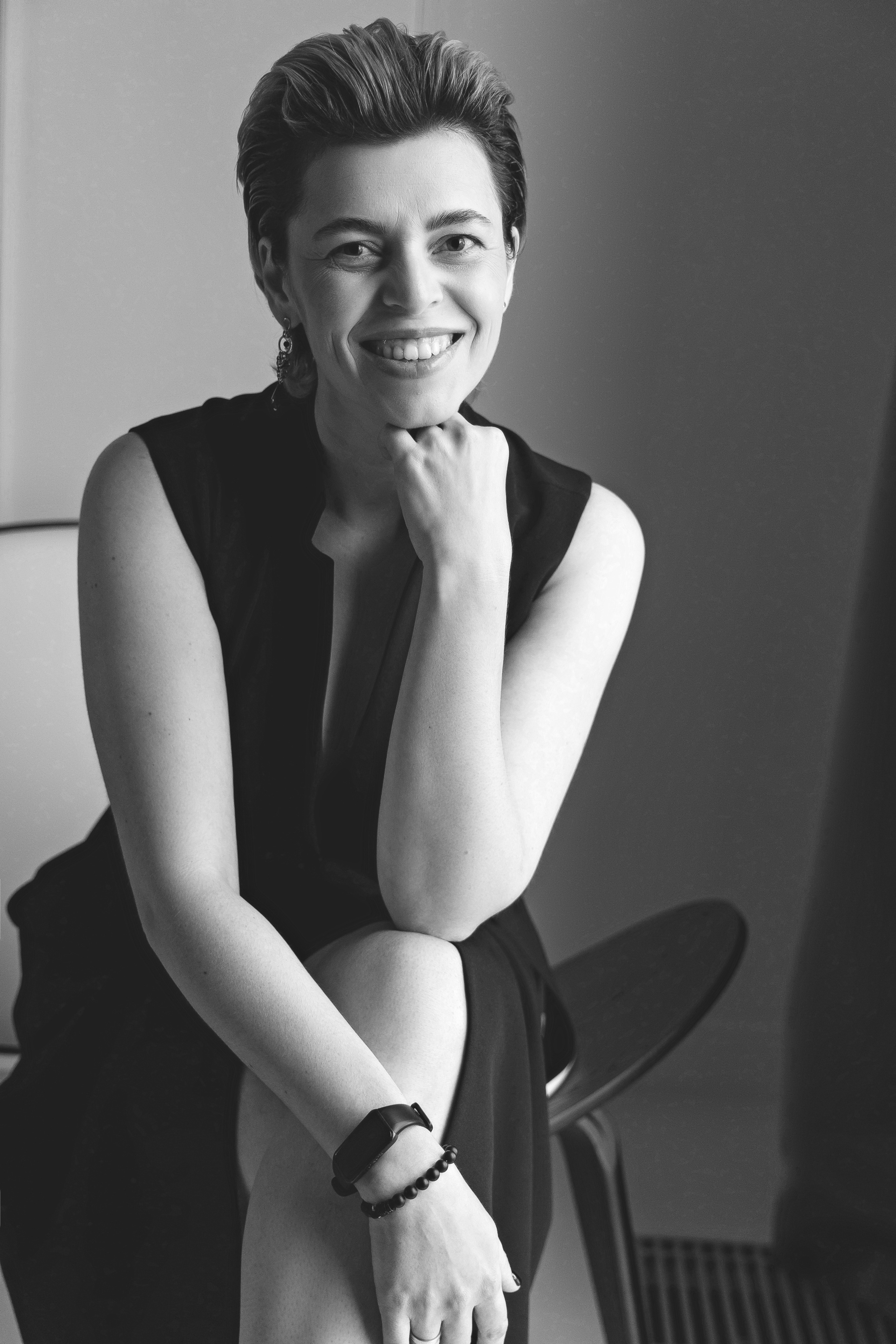 Фото для женского коллектива барбер-шоп. Фотограф, видеограф