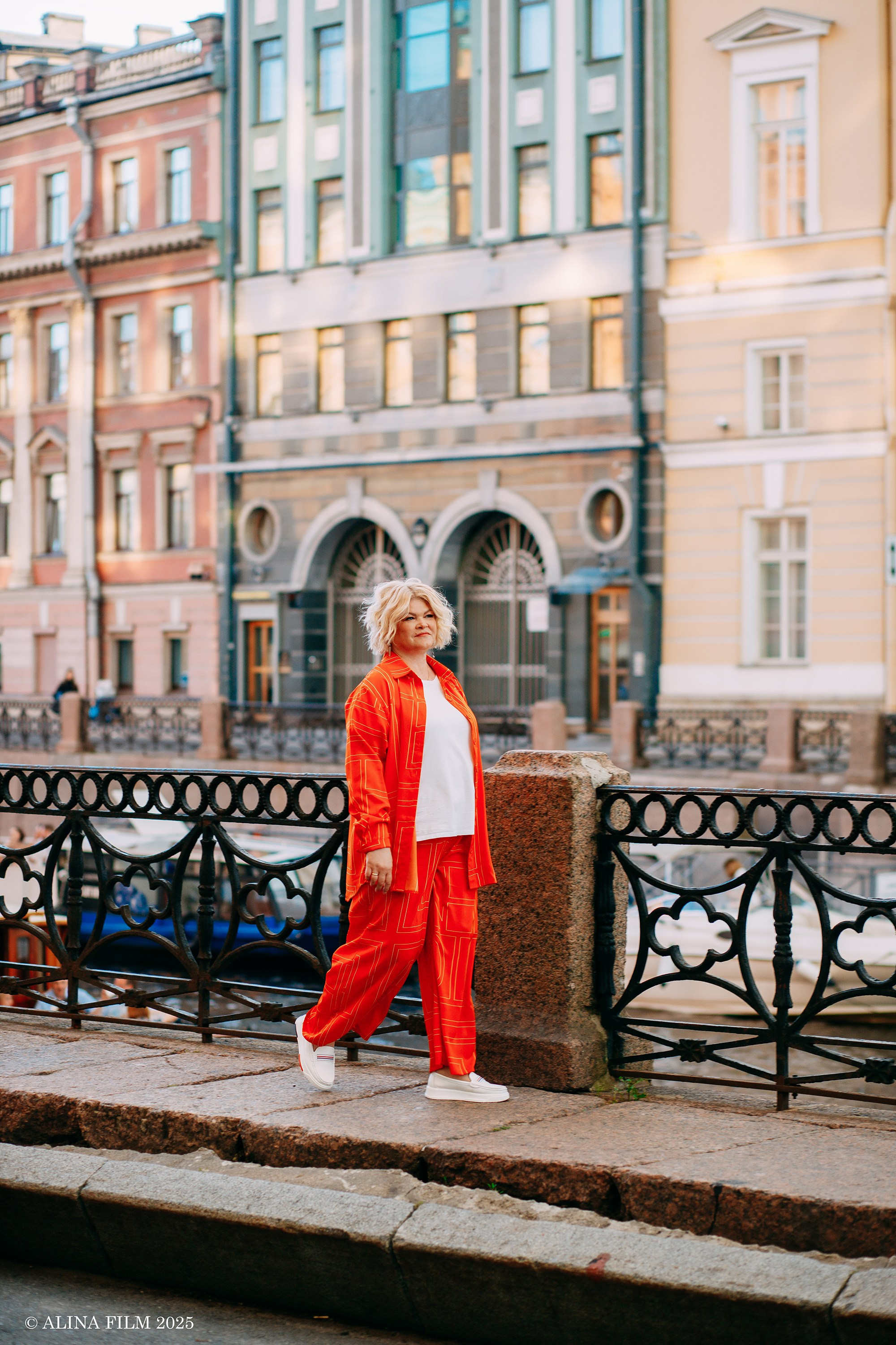 Фотопрогулка и фотосессия на крыше. Фотограф в Санкт-Петербурге Alina Film