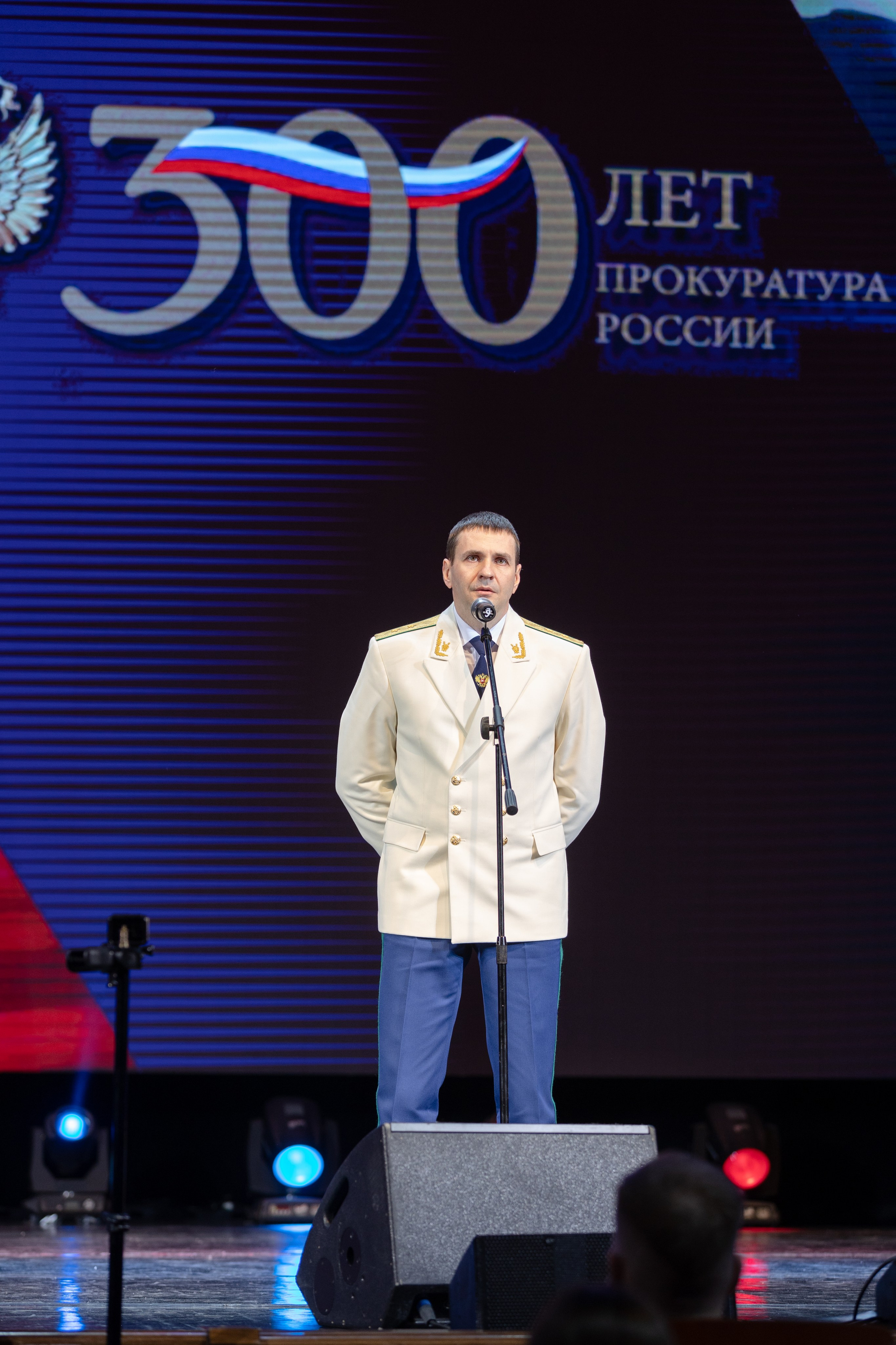 Выступление на трибуне торжественной церемонии награждения — репортаж мероприятия, фотограф СПб
