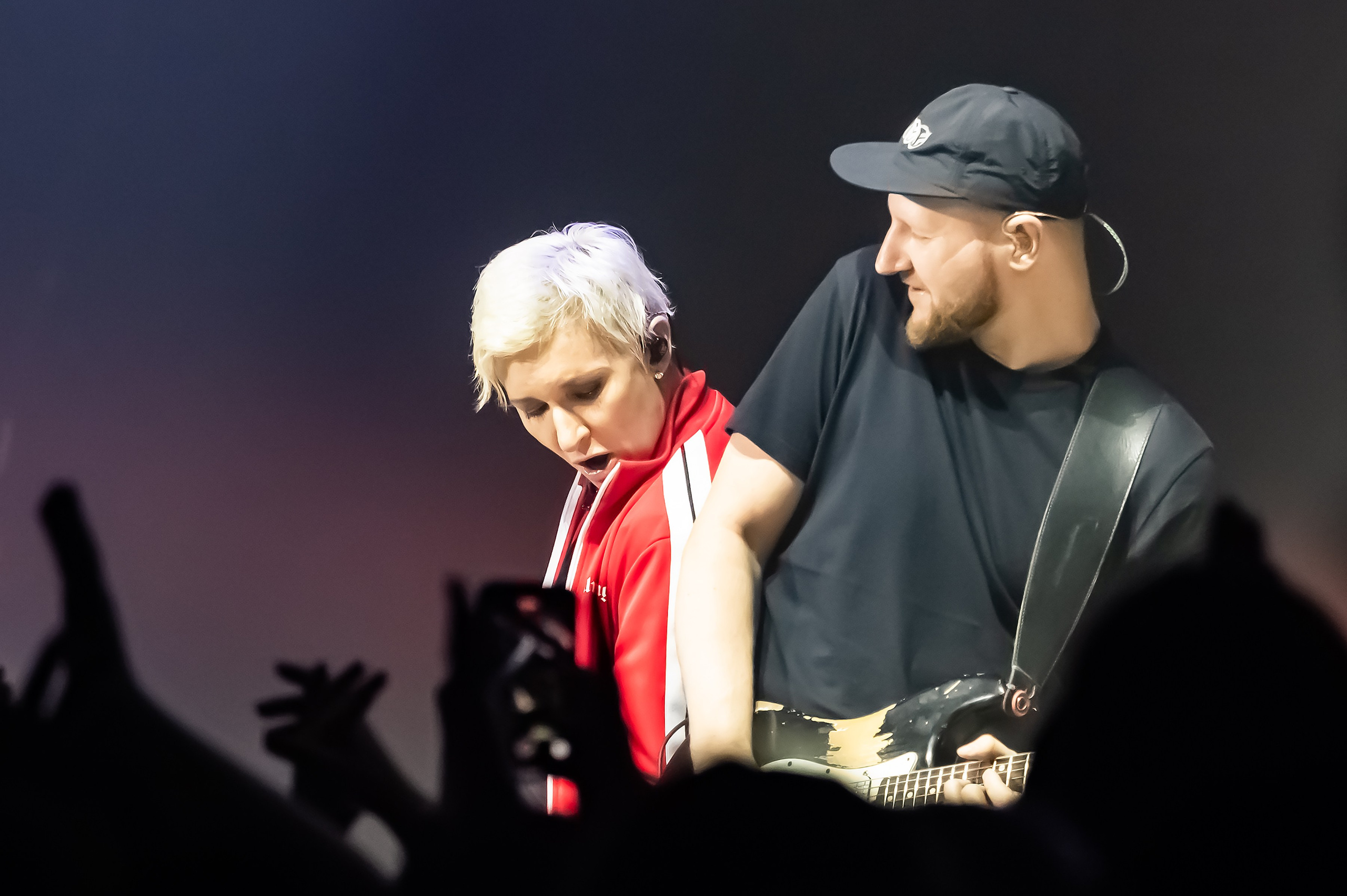 Концерт Арбениной. Репортажный, семейный и детский фотограф в Пензе и Заречном Арина Ермилова. Картины барельеф на заказ