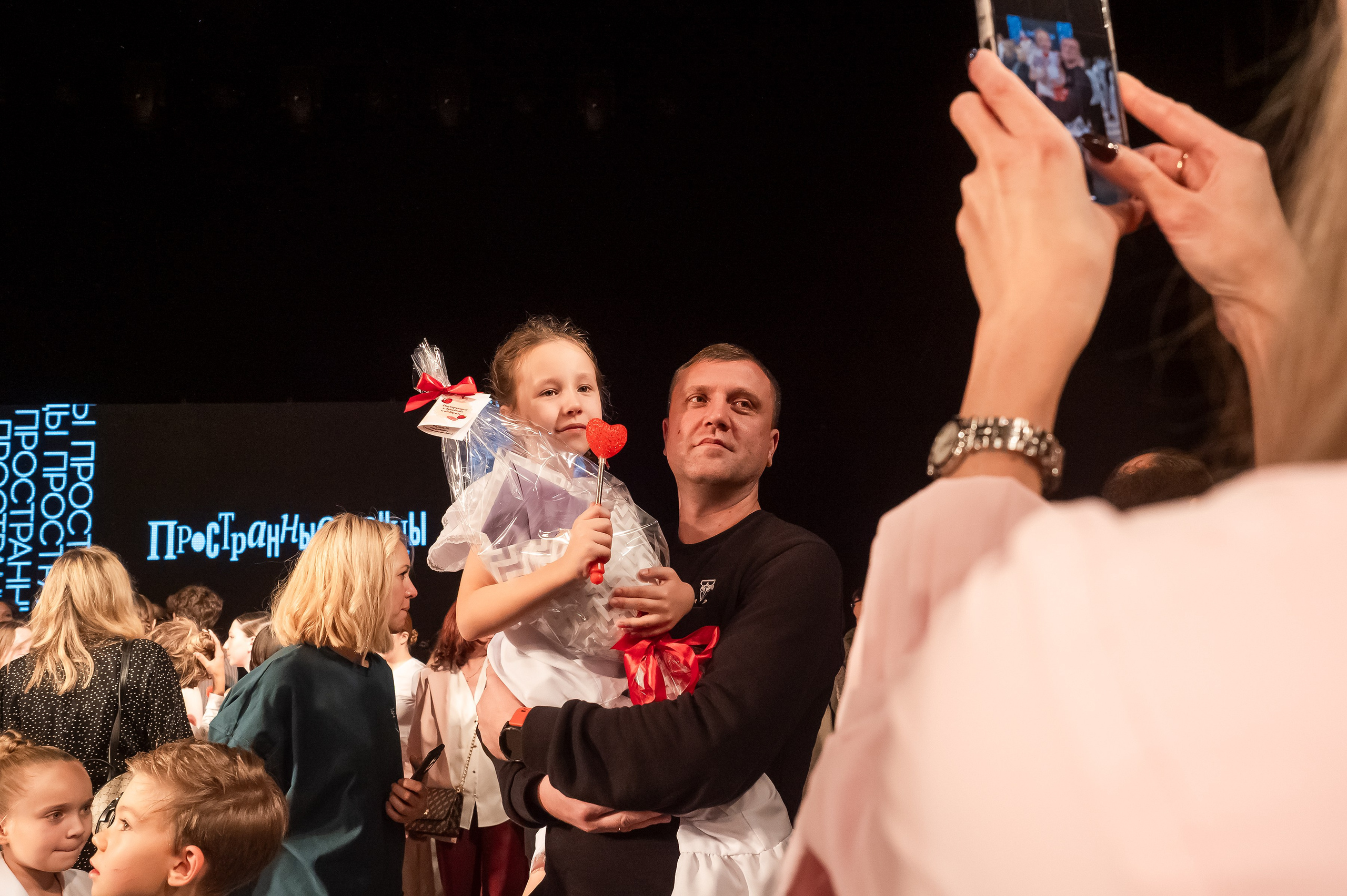 Концерт «Пространные танцы». Репортажный, семейный и детский фотограф в Пензе и Заречном Арина Ермилова. Картины барельеф на заказ