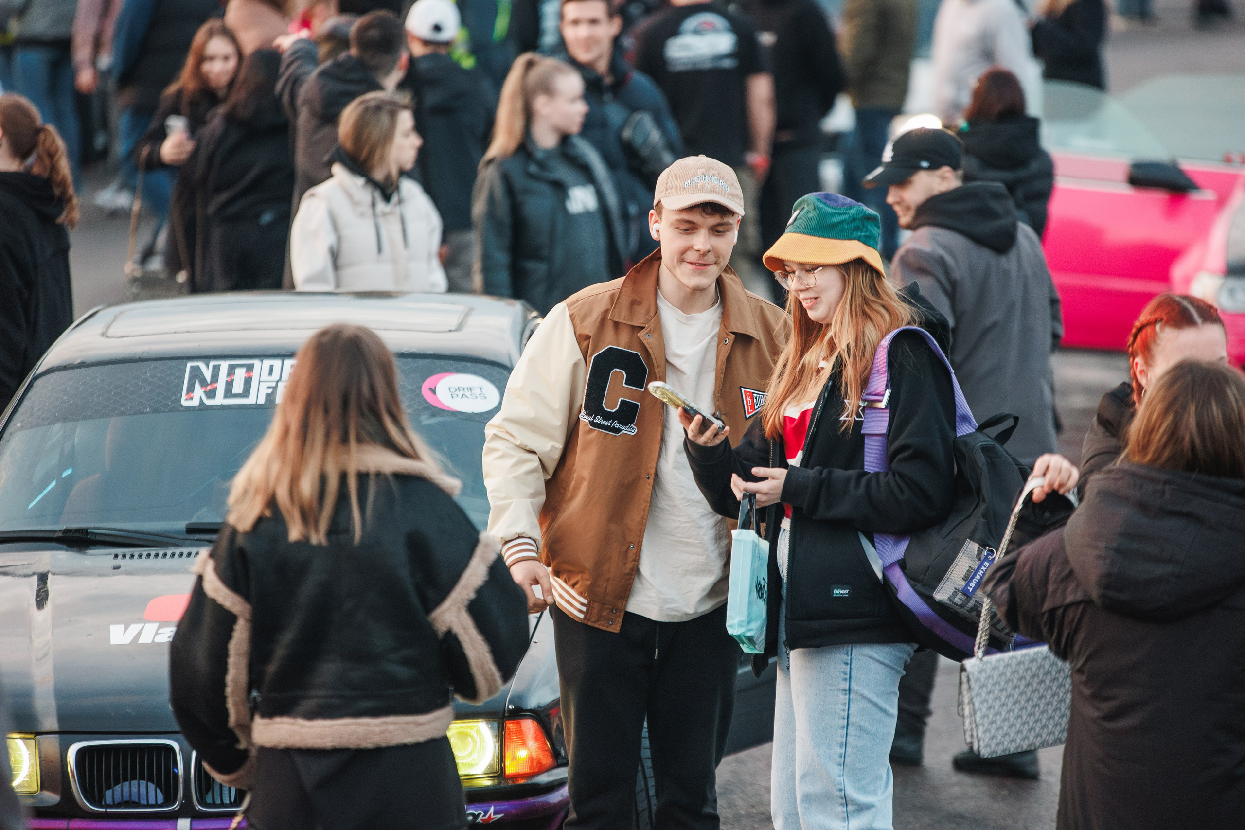 Выставка и дрифт машин. Репортажный фотограф. Москва. Алина Ланская