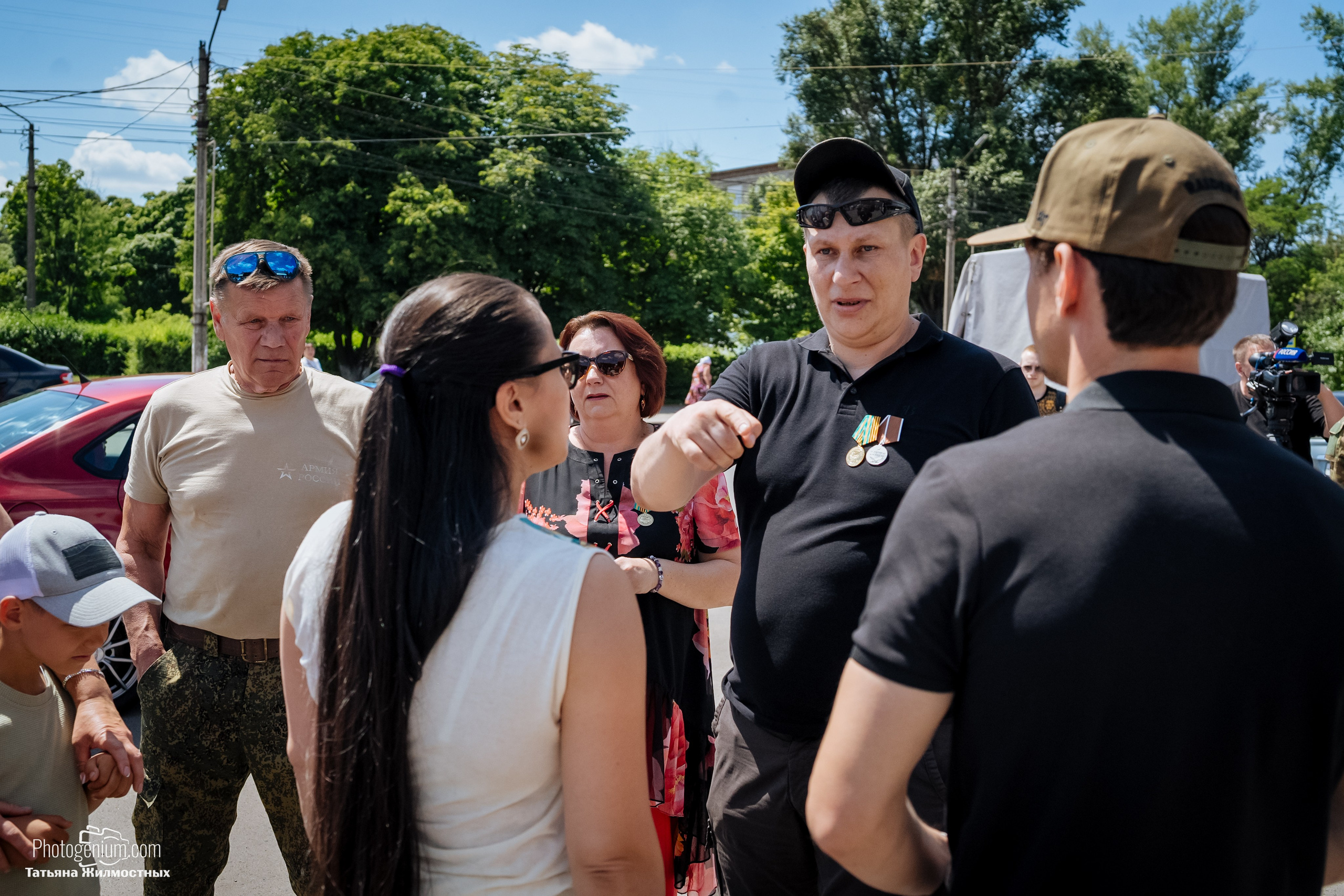 8 июня «Патриоты из Курска» сбор гуманитарной помощи у кинотеатра «Родина». Фотограф Нижний Новгород Татьяна Кейод