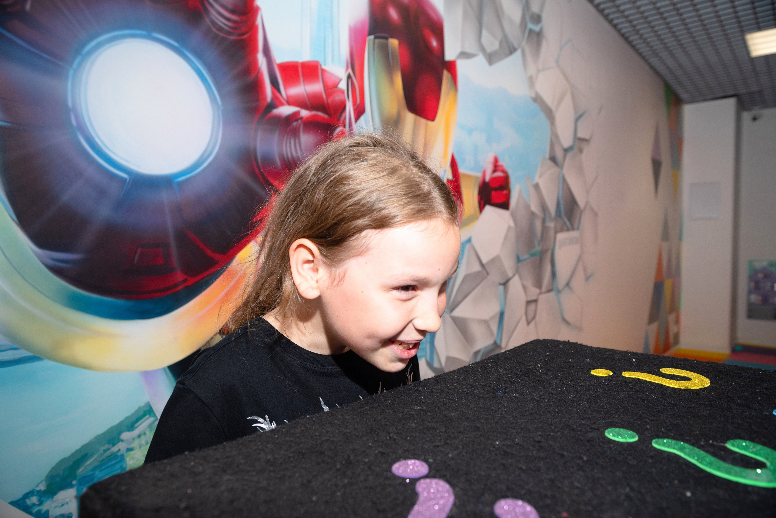 Профессиональный фотограф из Сургута/Нефтеюганска запечатлевает живое настроение и радость детско-подростковых праздничных мероприятий, включая дни рождения, выпускные вечера и семейные торжества.