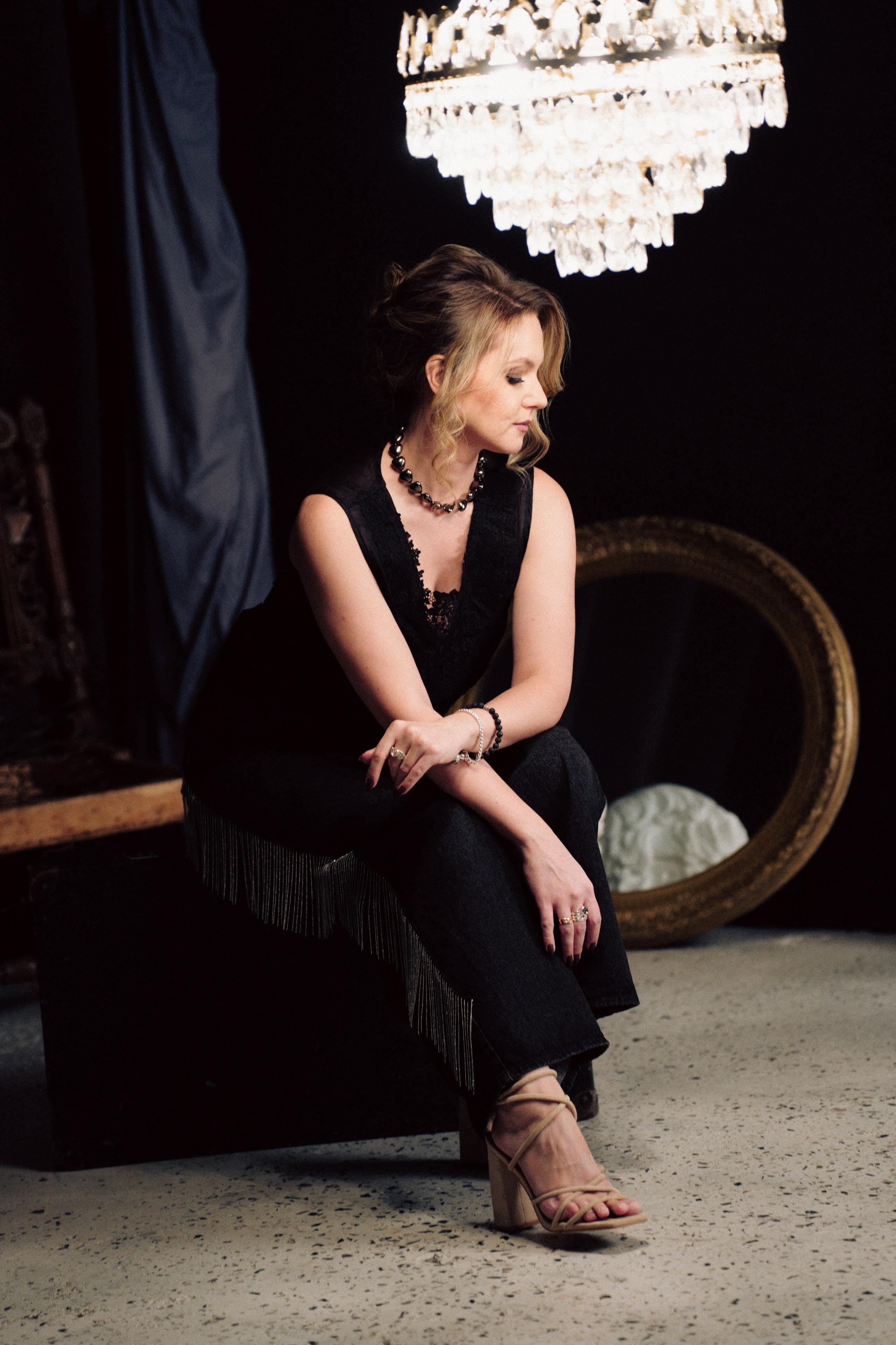 НОВОГОДНЯЯ ФОТОСЕСИИЯ В СТУДИИ ДЛЯ ДЕВУШКИ И ПРОГУЛКА ПО ЧЕРНЫШЕВСКОЙ. Профессиональный фотограф, Санкт-Петербург — Виктория Богомолова